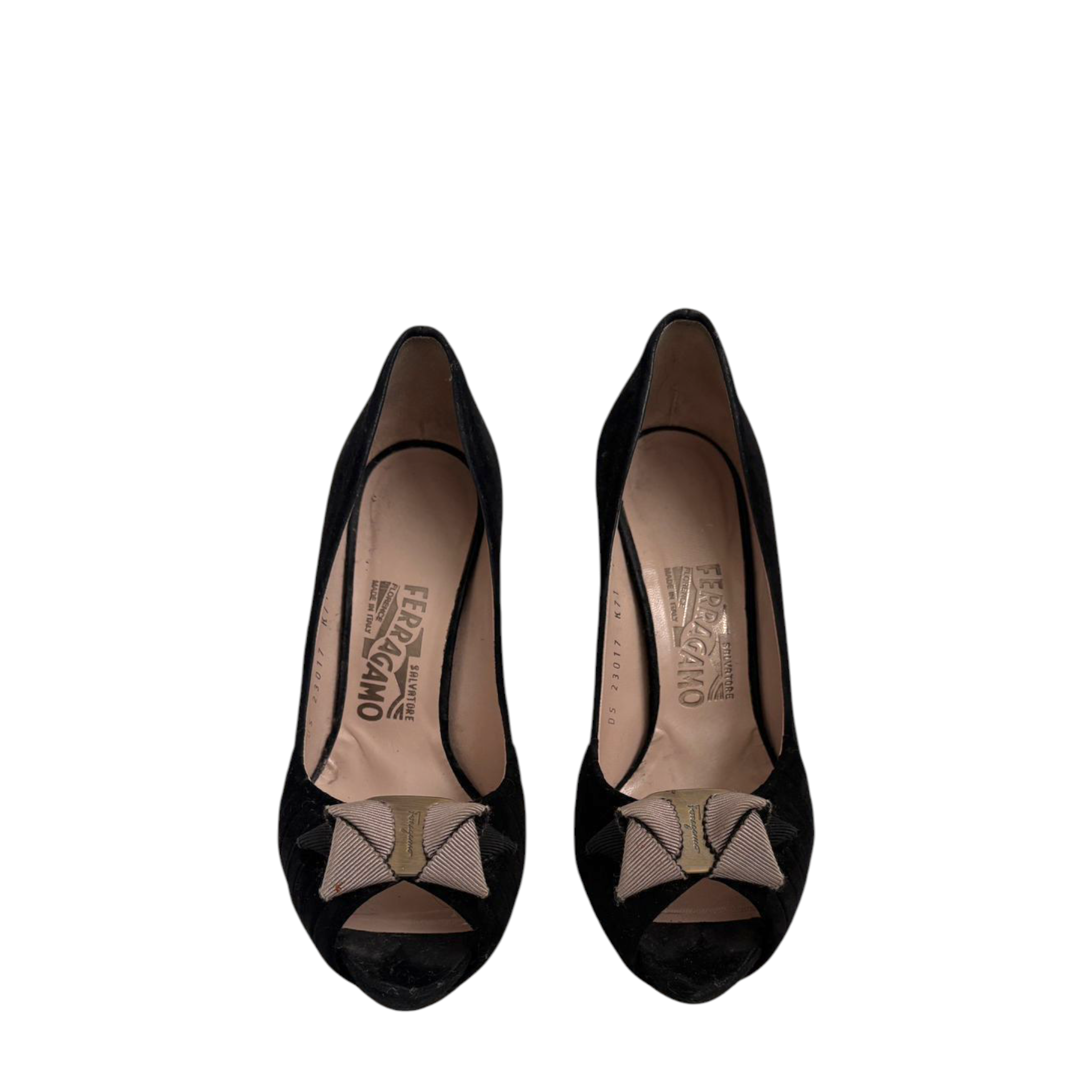 Salvatore Ferragamo Vara Bow Accent Satin Pumps EU 39