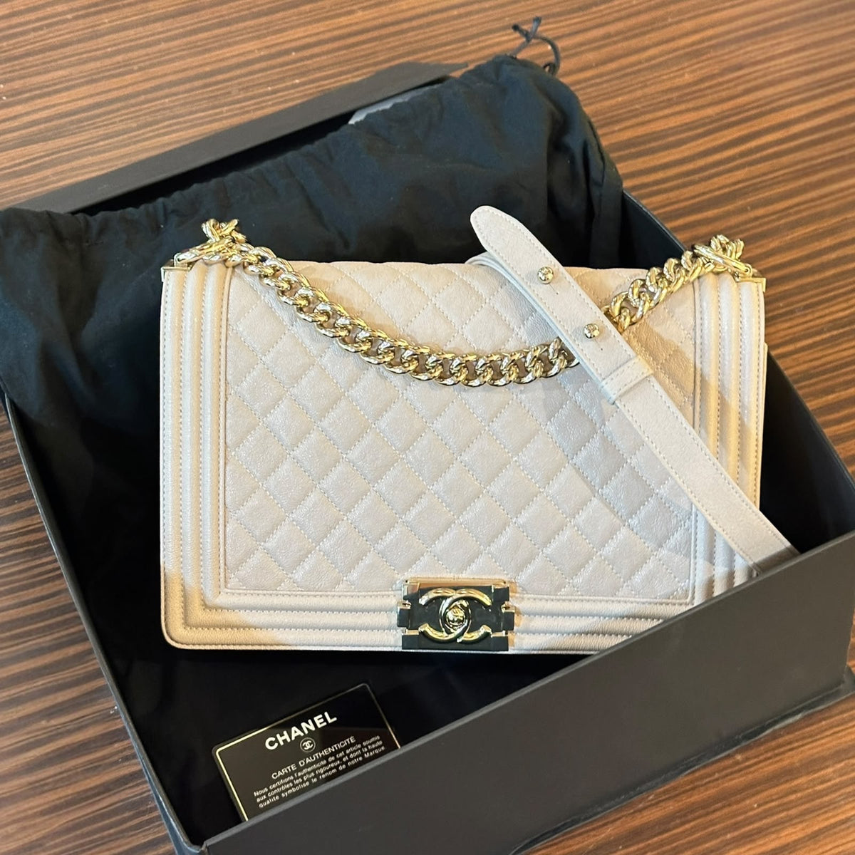Chanel Boy bag Medium Light Beige Quilted Leather Bag