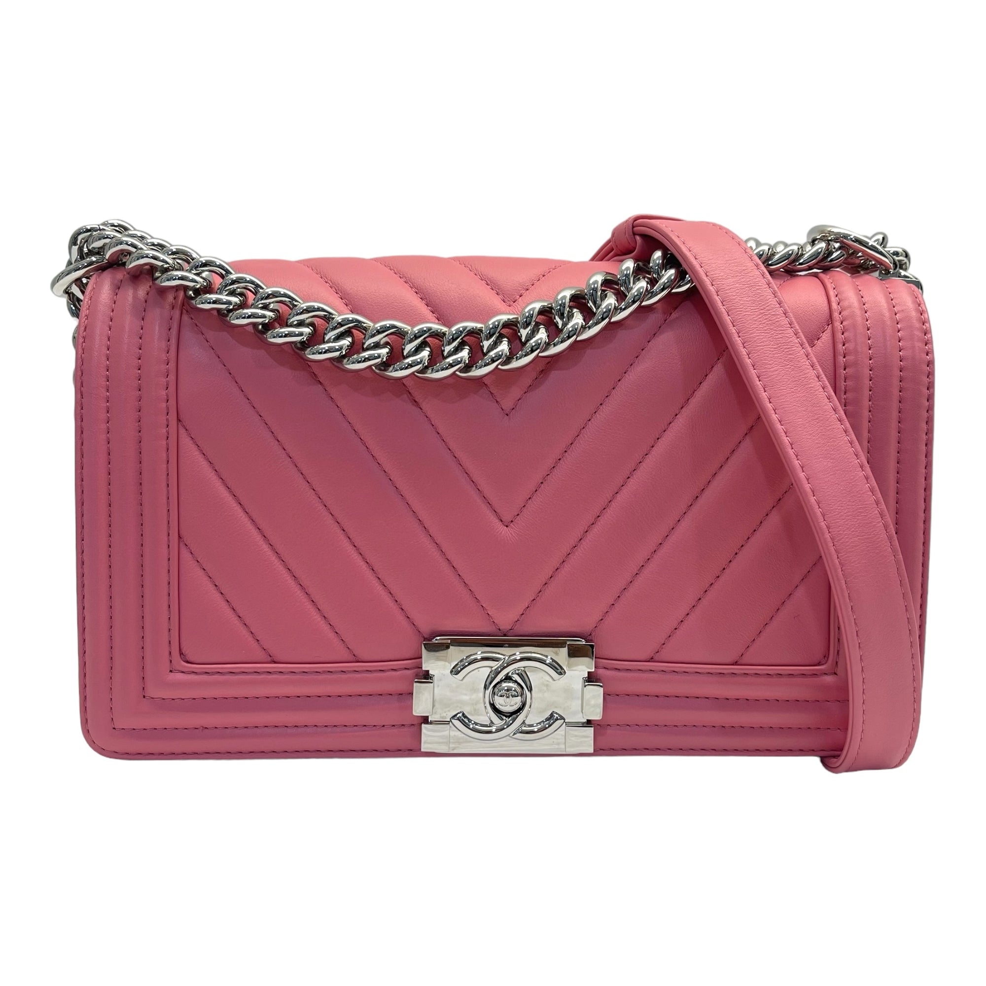 Chanel Boy Bag Medium in Lambskin Pink