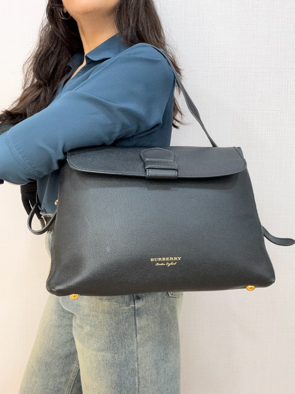 Burberry Camberley Top Handle Satchel Medium Black/House Checks