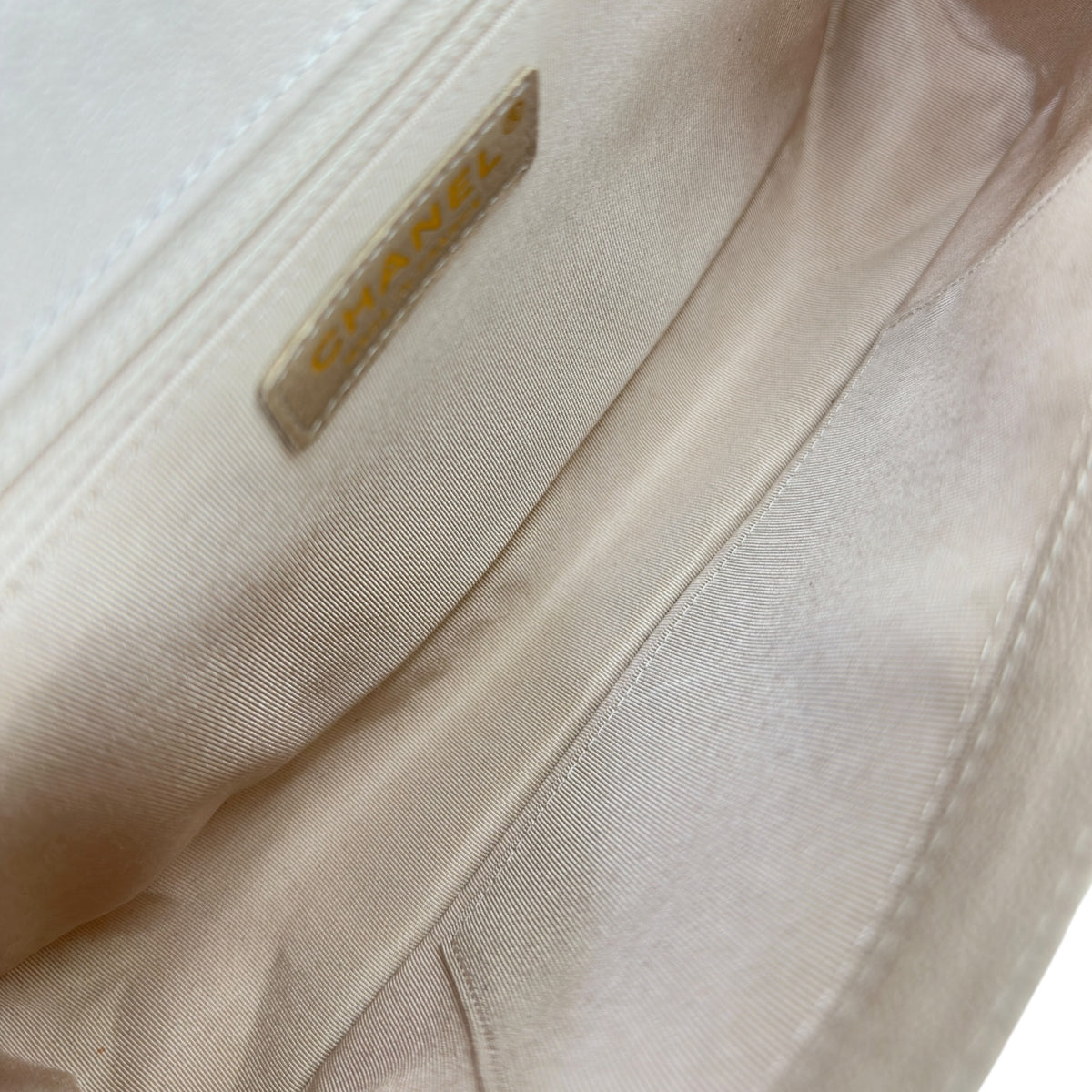 Chanel Boy bag Medium Light Beige Quilted Leather Bag