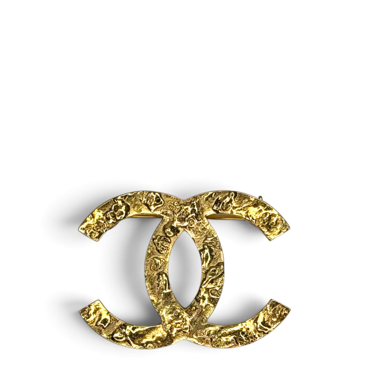 CHANEL interlocking CC logo gold finish brooch