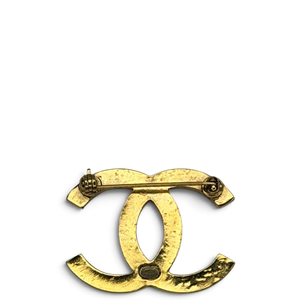 CHANEL interlocking CC logo gold finish brooch