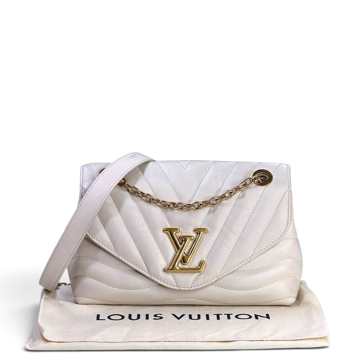 Louis Vuitton New Wave MM white leather Chain Bag