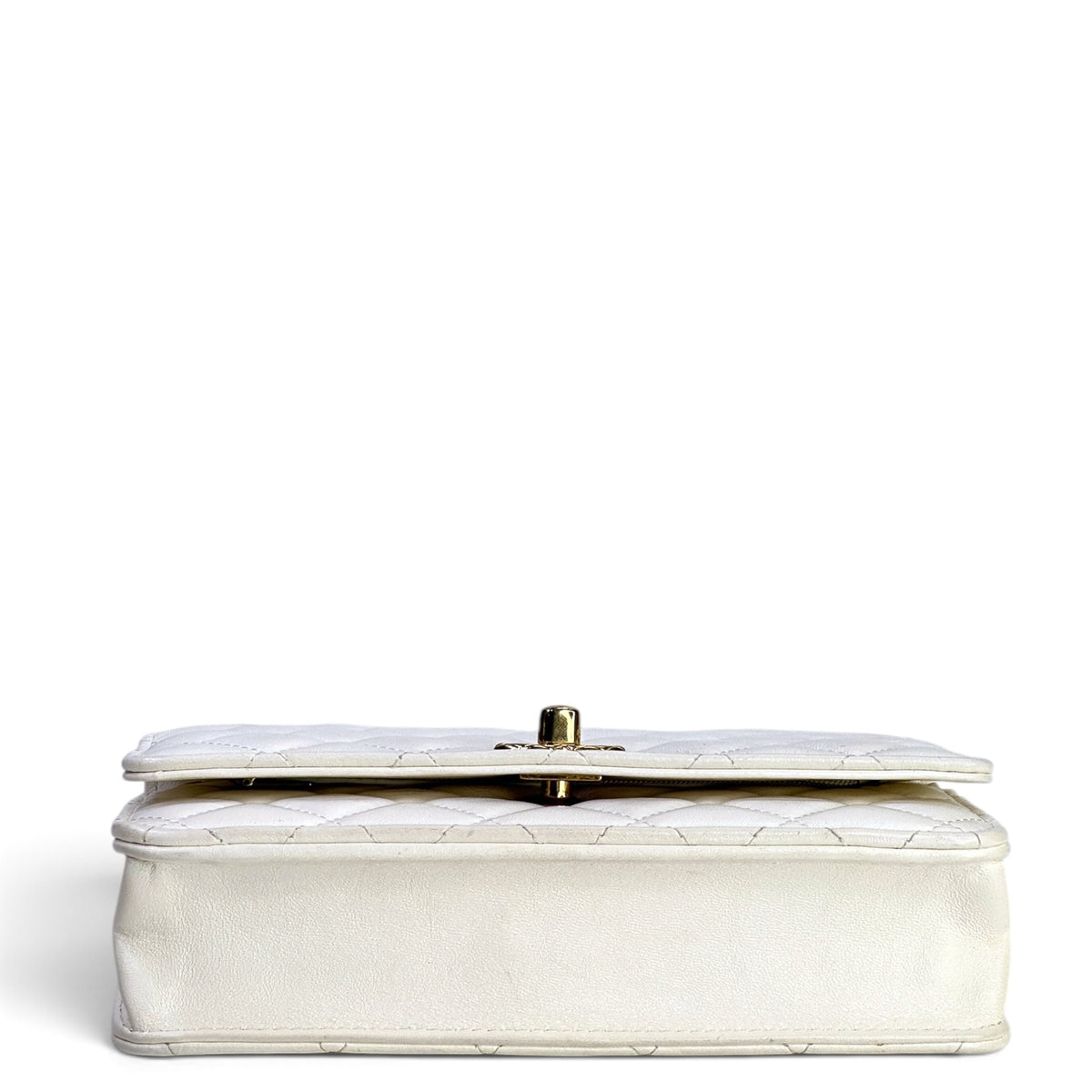 Channel Classic Wallet Grained Calfskin & Gold-Tone Metal Wallet