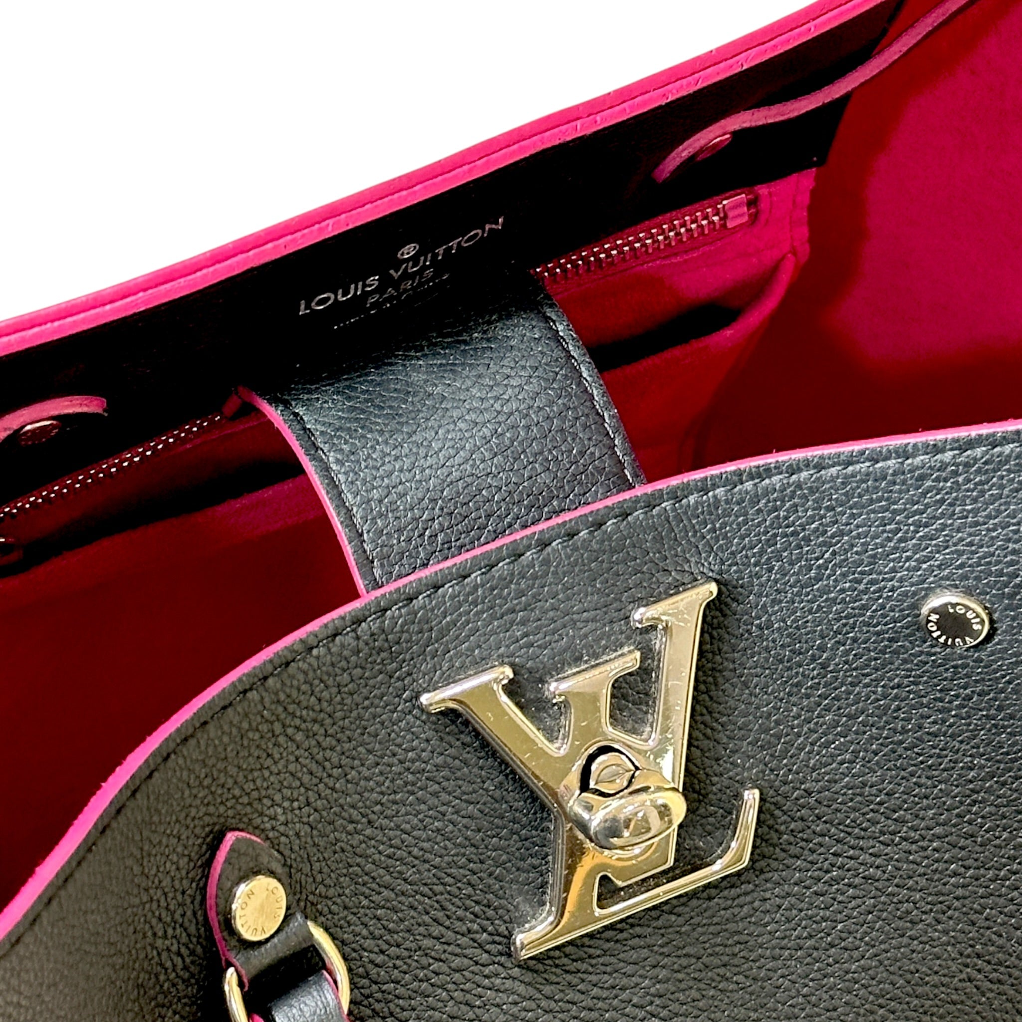 Louis Vuitton Black Leather Lockme Bucket Shoulder Bag