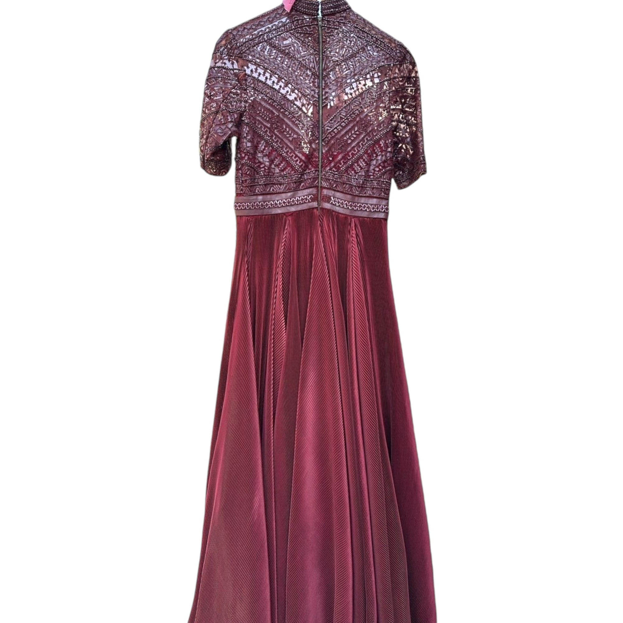 Shantanu & Nikhil Gown Size L