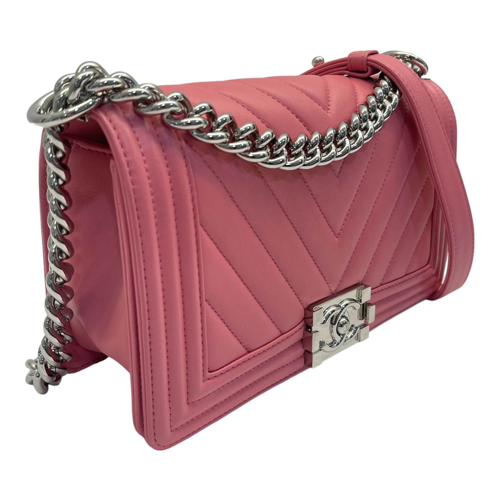 Chanel Boy Bag Medium in Lambskin Pink