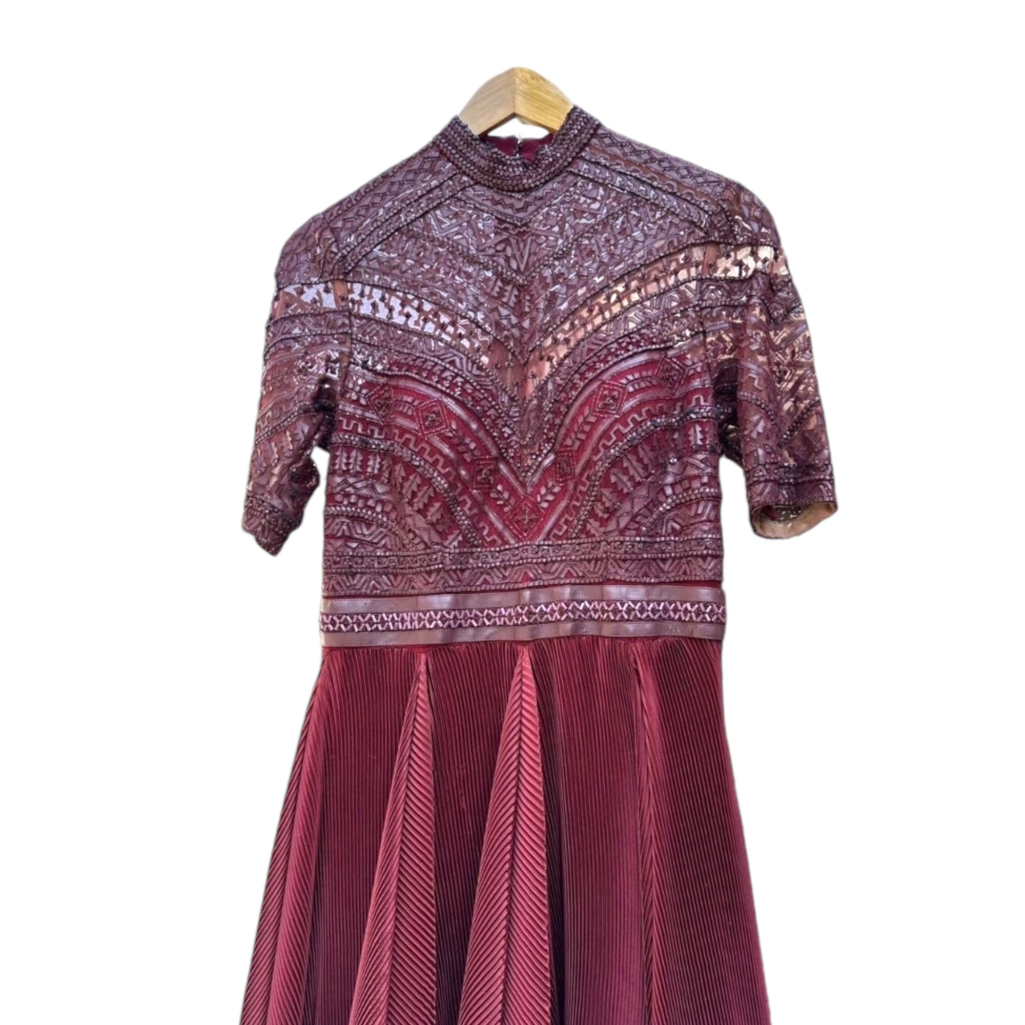 Shantanu & Nikhil Gown Size L
