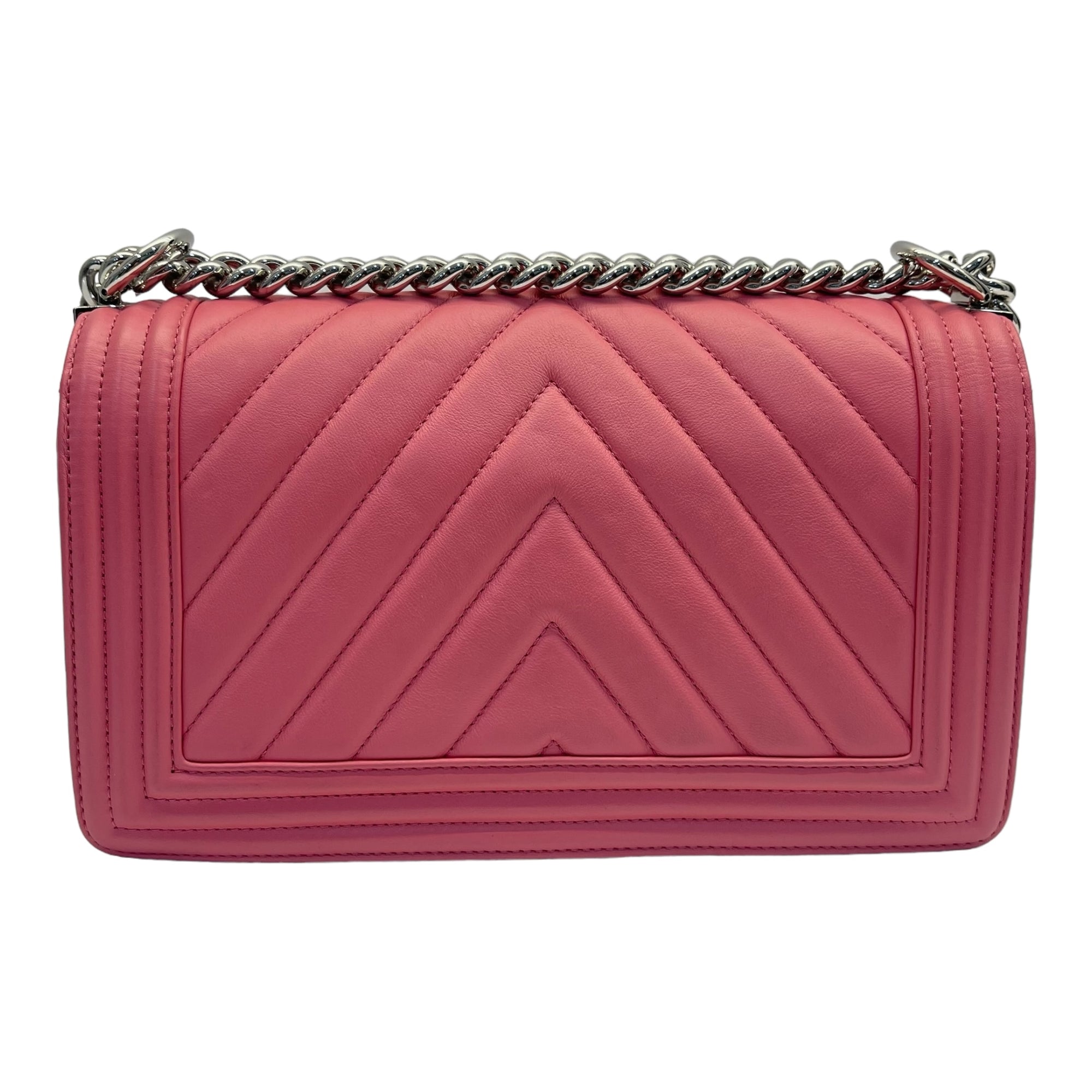 Chanel Boy Bag Medium in Lambskin Pink