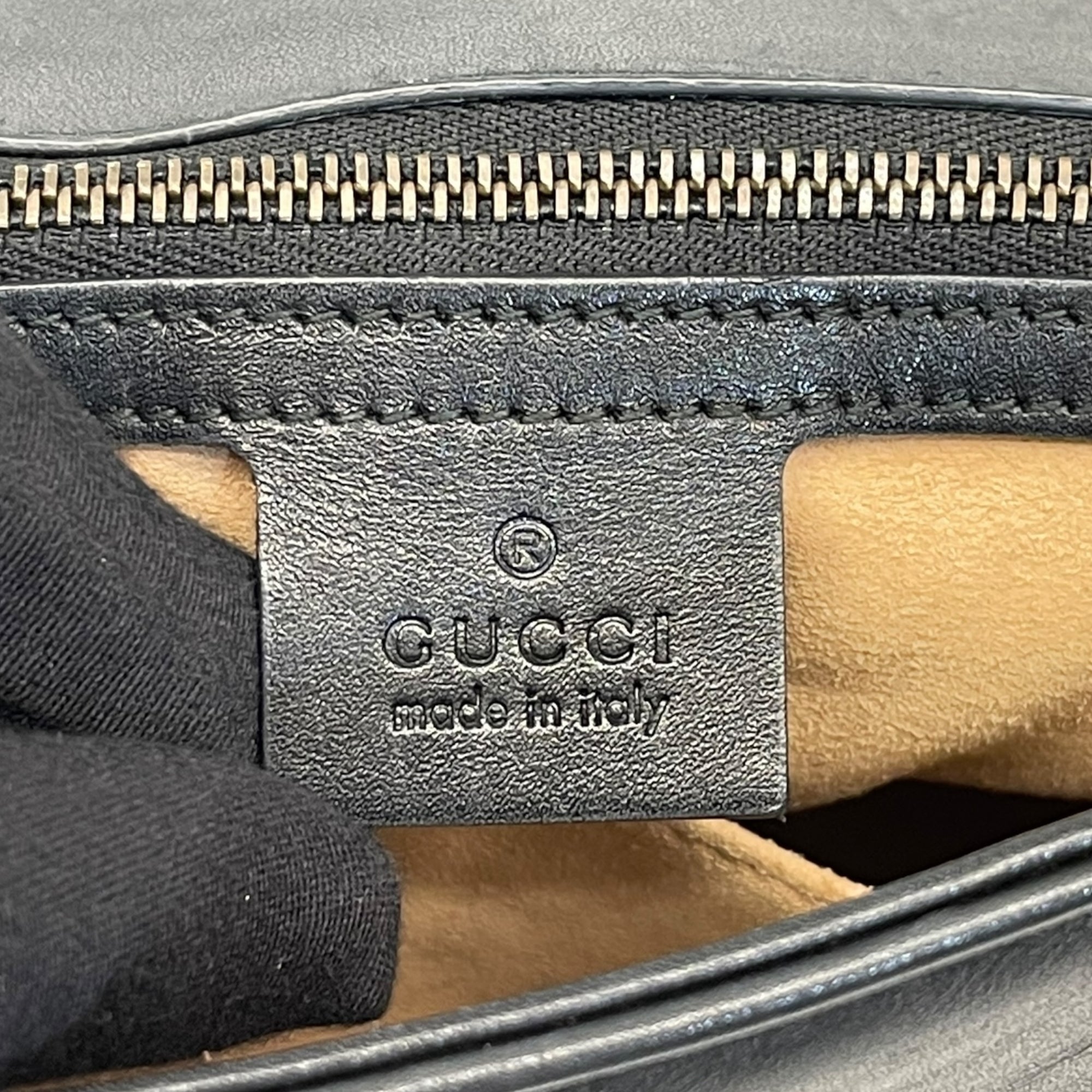 Gucci Black Quilted Leather GG Marmont Medium Matelasse Shoulder Bag