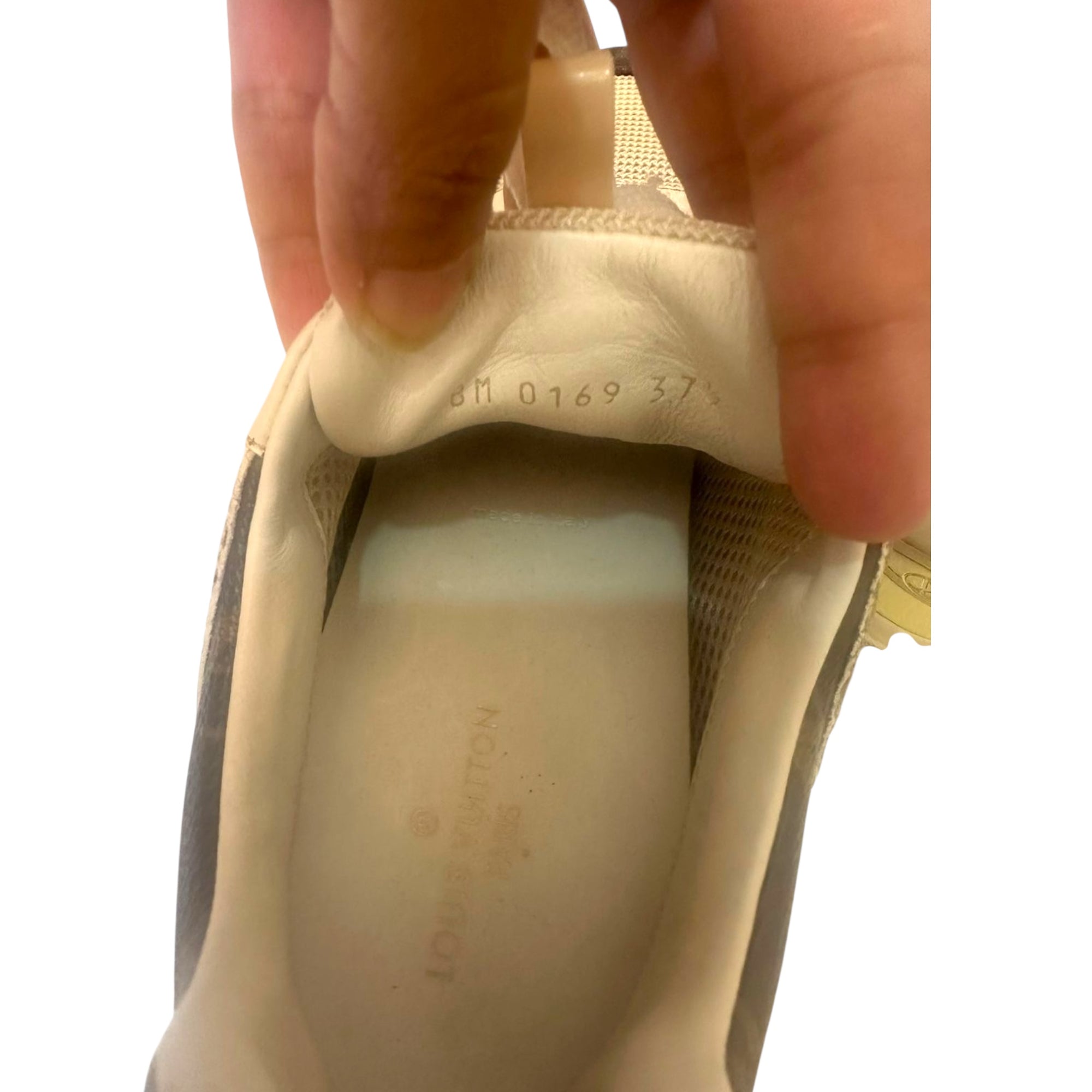 Louis Vuitton White/Brown Leather and Monogram Canvas Run Away Low Top Sneakers