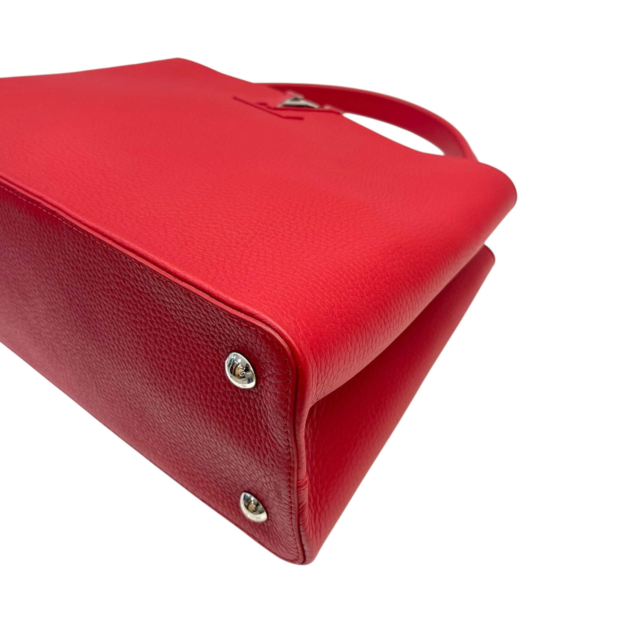 Louis Vuitton Capucines Rubis Taurillon Leather MM Bag