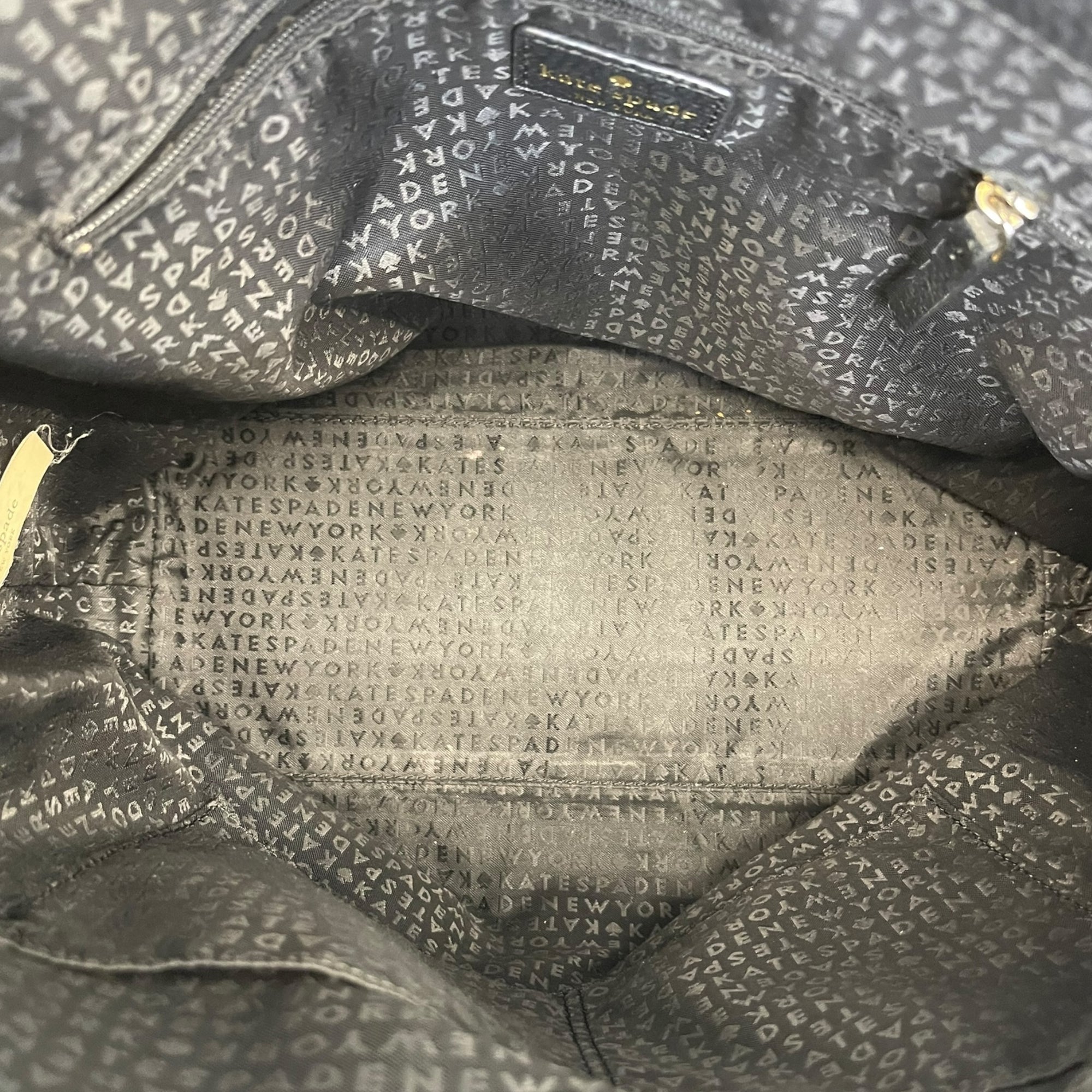 Kate Spade New York — Pebbled Leather Scalloped-Edge Shoulder Bag
