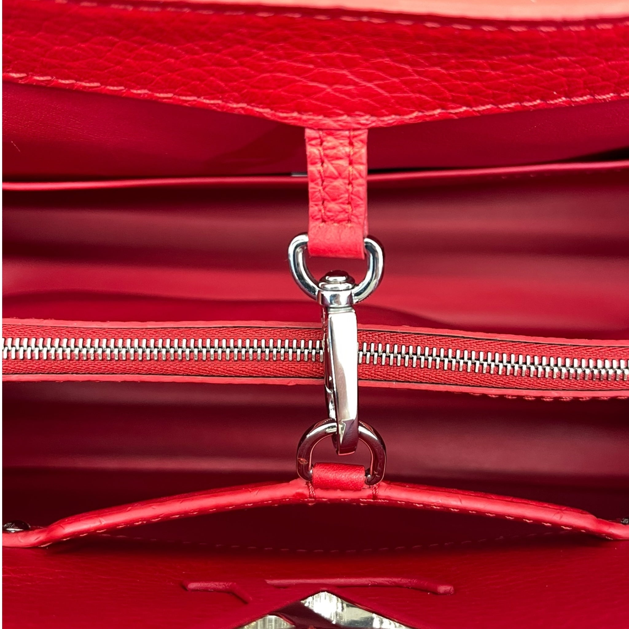 Louis Vuitton Capucines Rubis Taurillon Leather MM Bag