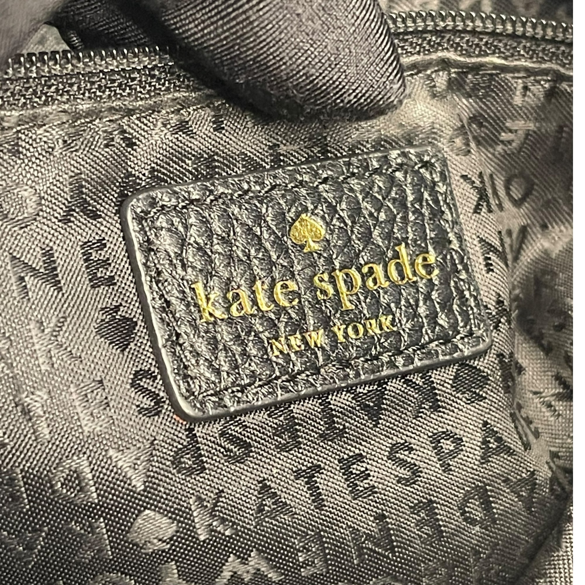 Kate Spade New York — Pebbled Leather Scalloped-Edge Shoulder Bag