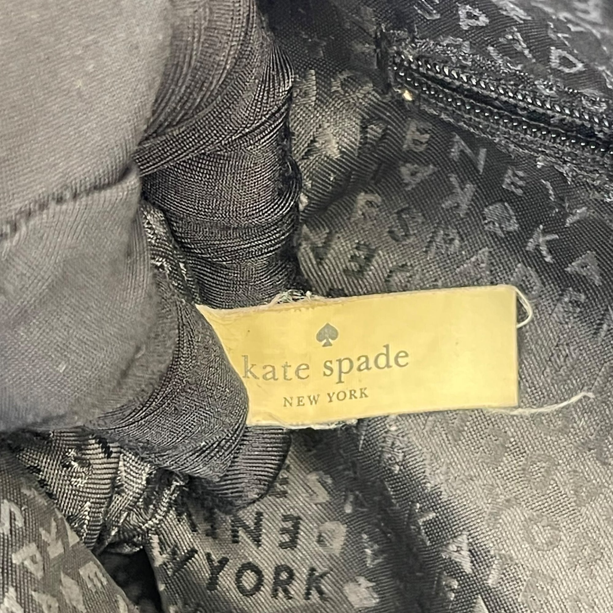 Kate Spade New York — Pebbled Leather Scalloped-Edge Shoulder Bag
