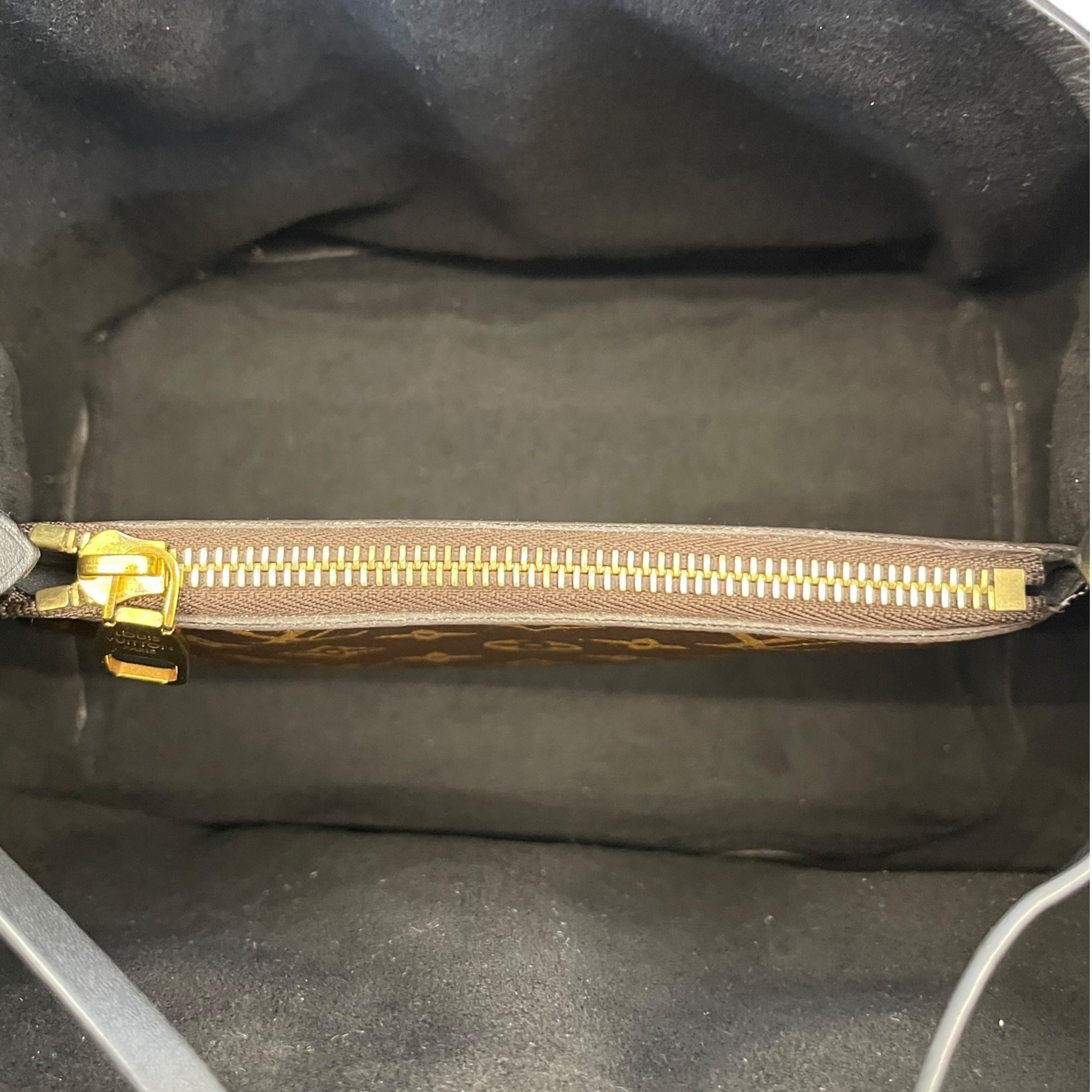 Louis Vuitton Bucket NéoNoé MM Bag Monogram/Black Leather Trim