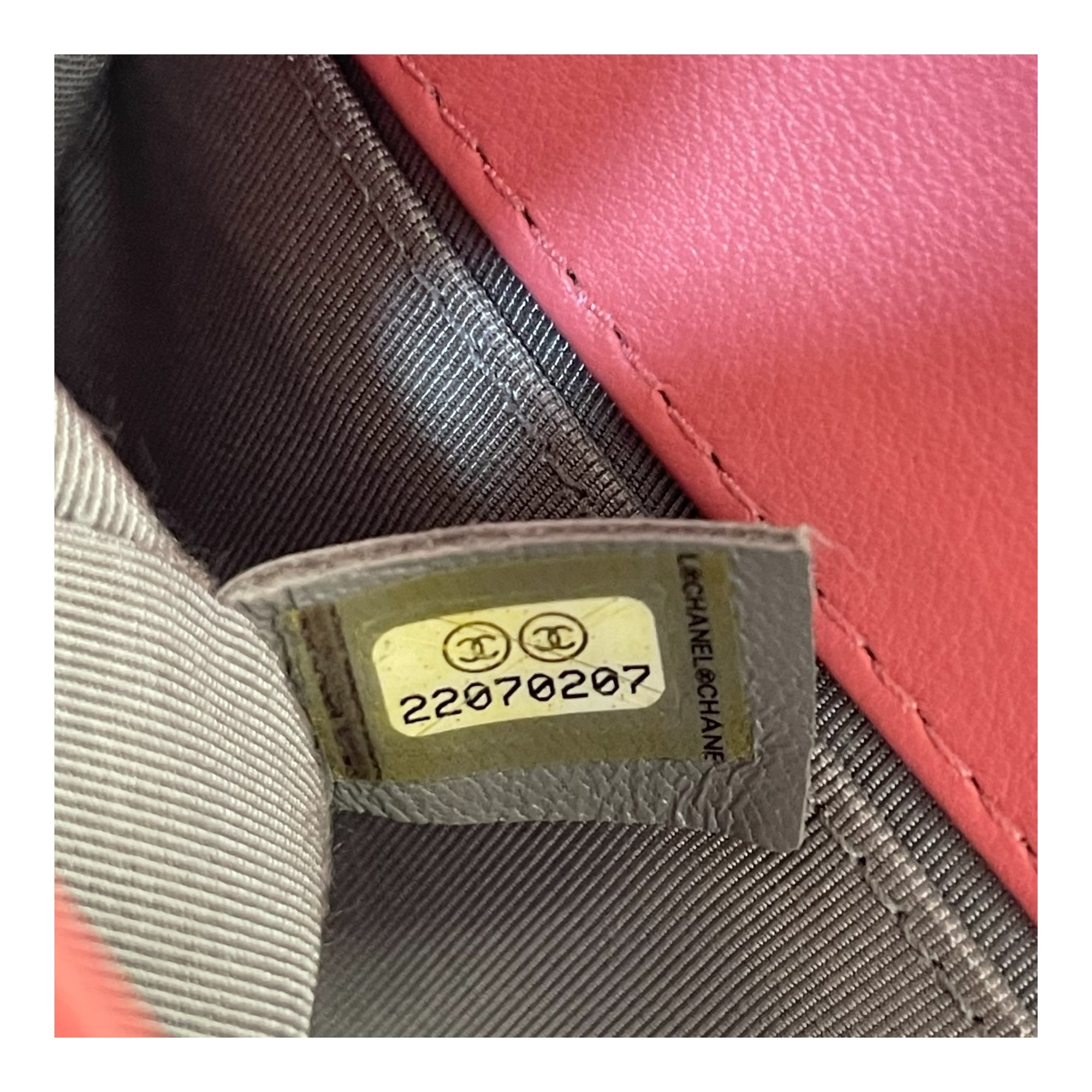 Chanel Boy Bag Medium in Lambskin Pink