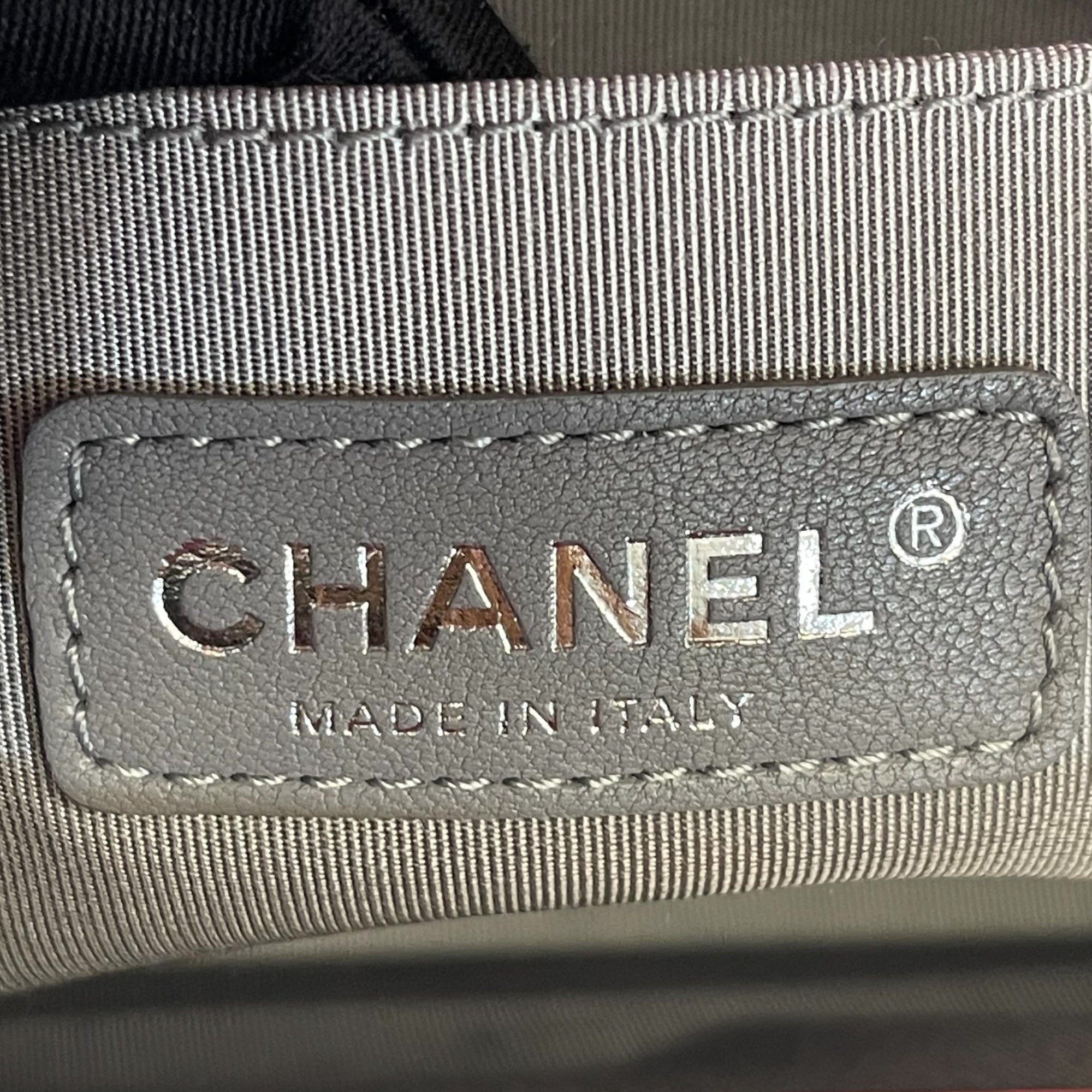 Chanel Boy Bag Medium in Lambskin Pink