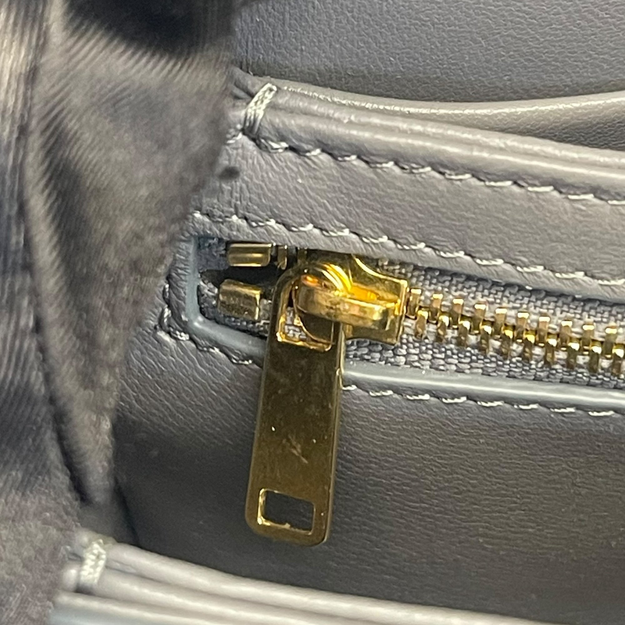 Yves Saint Laurent Kate Medium in White