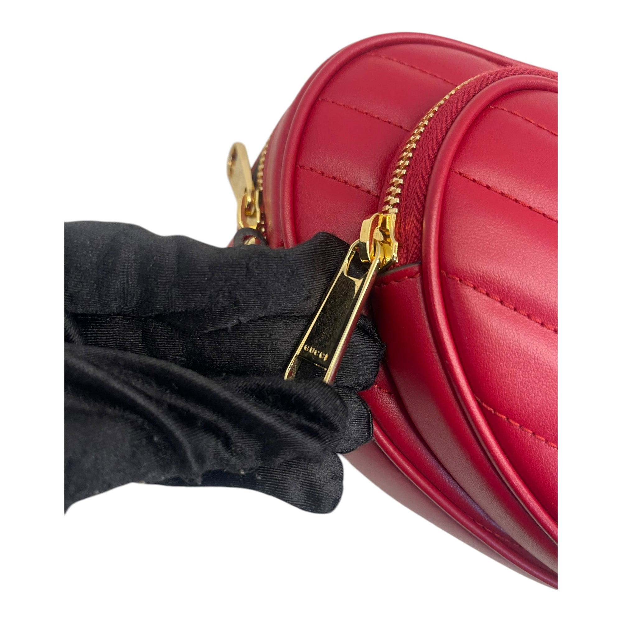Gucci Red Leather Interlocking G Mini Heart Shoulder Bag
