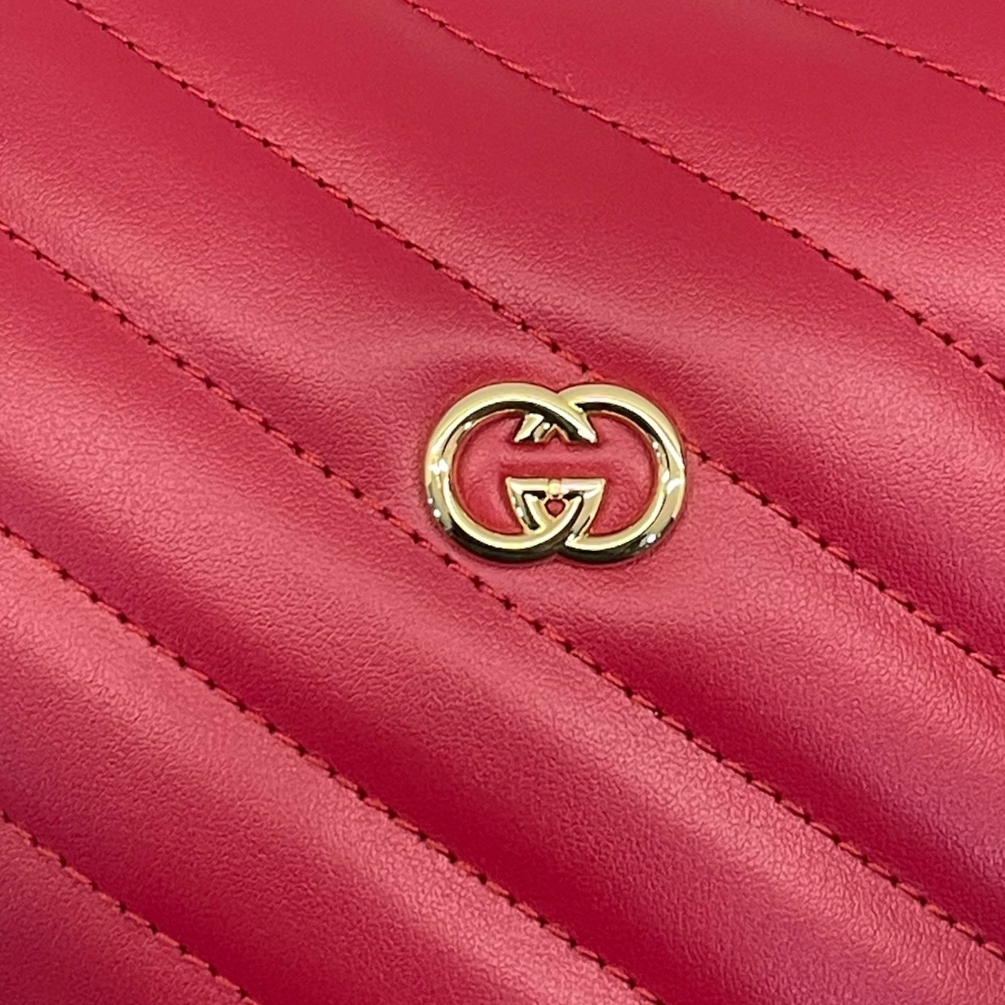 Gucci Red Leather Interlocking G Mini Heart Shoulder Bag