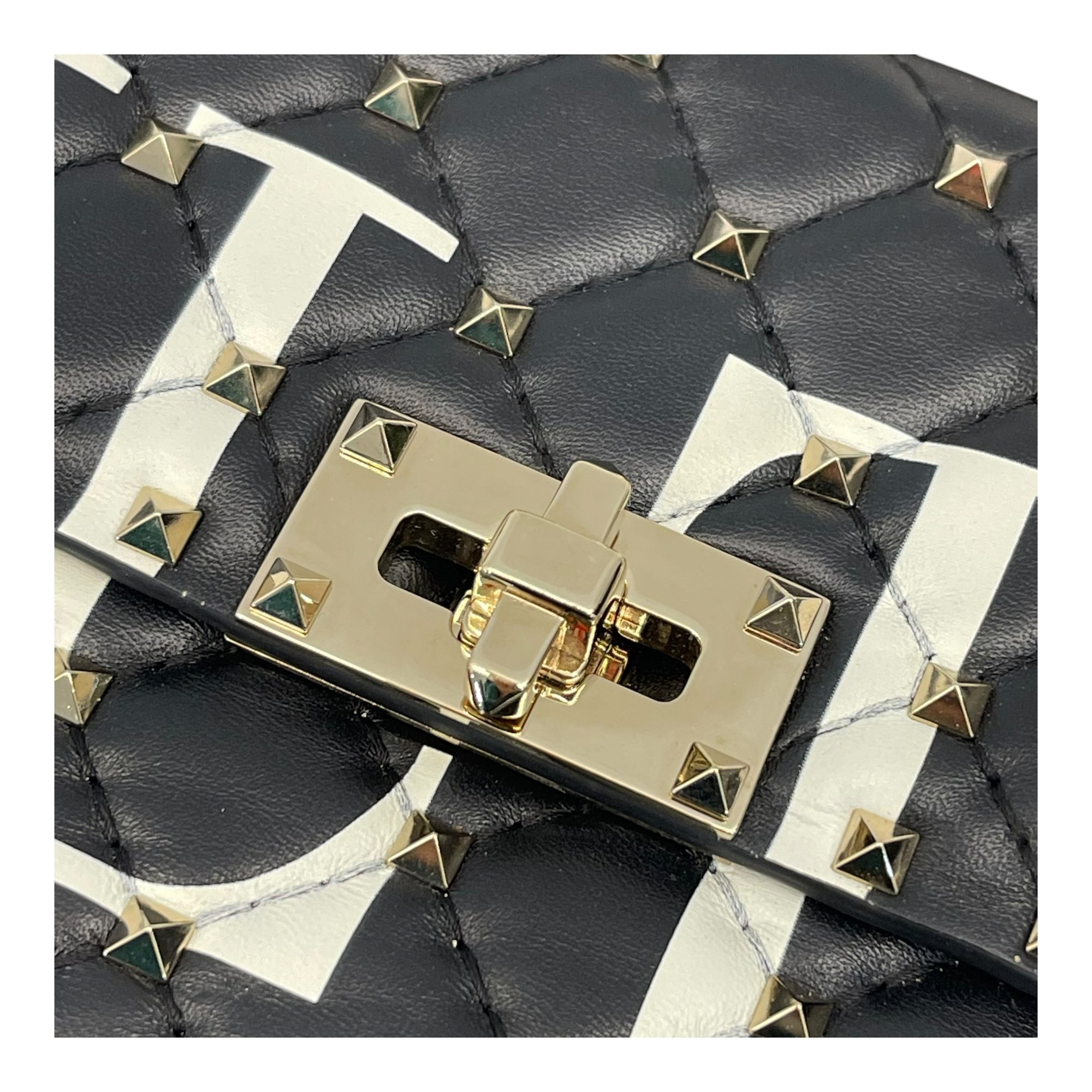 Valentino Rockstud Nappa Medium