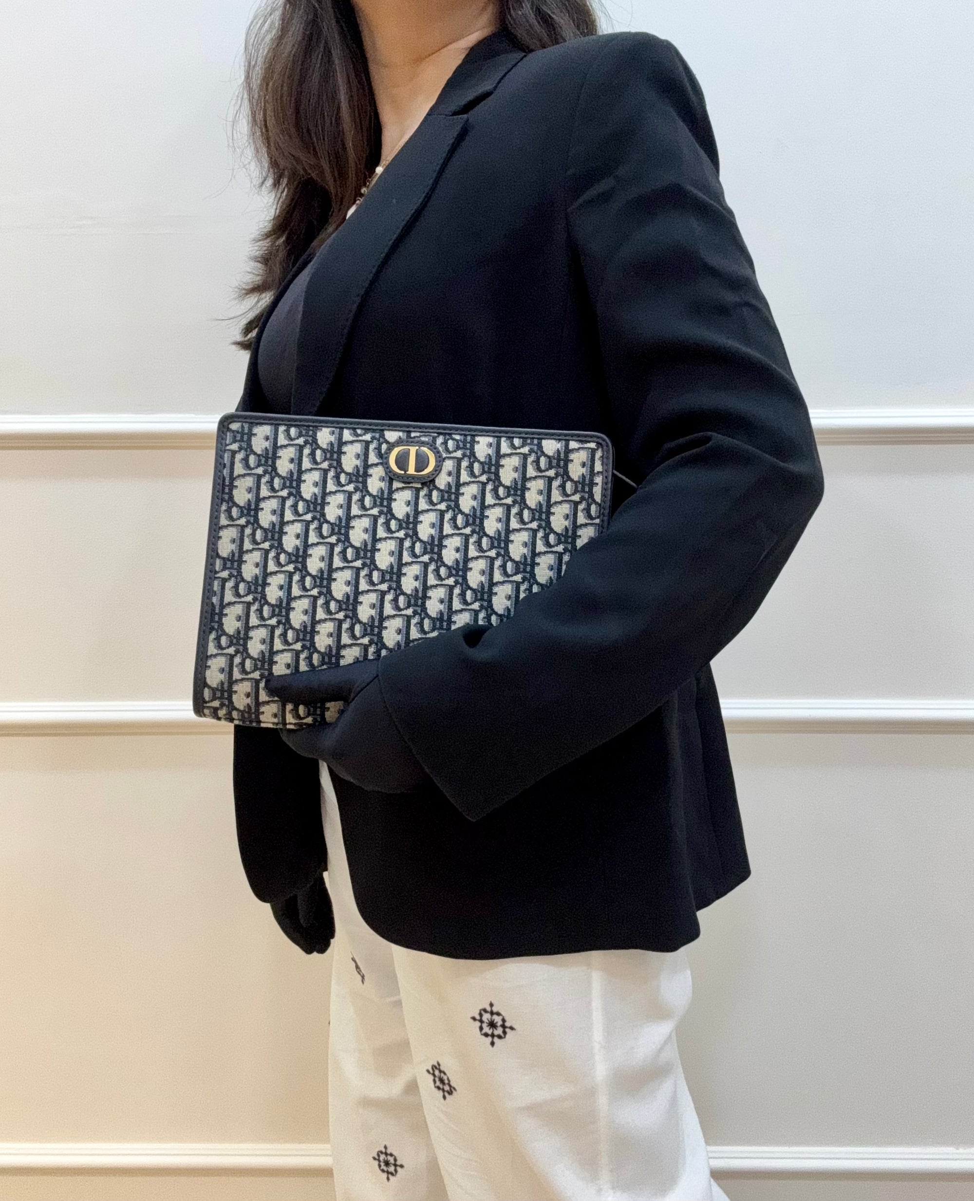 Dior 30 Montaigne Dea Pouch in blue Dior Oblique jacquard