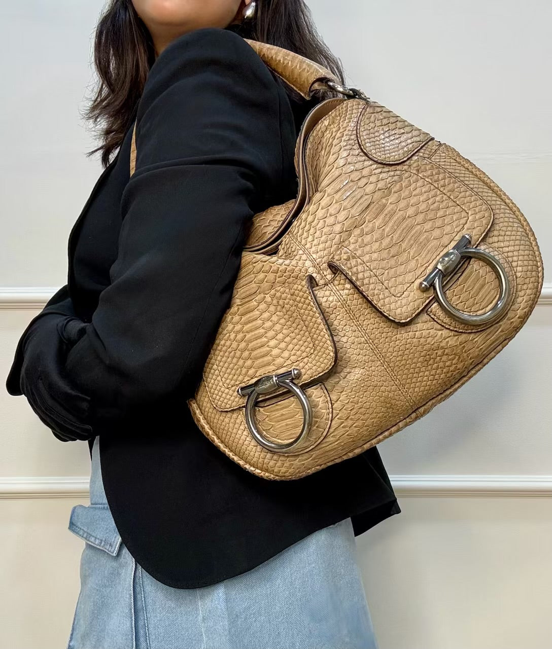 Salvatore Ferragamo ゴールドパーティーバッグ 中古・古着通販】Salvatore Ferragamo (サルヴァトーレ フェラガモ