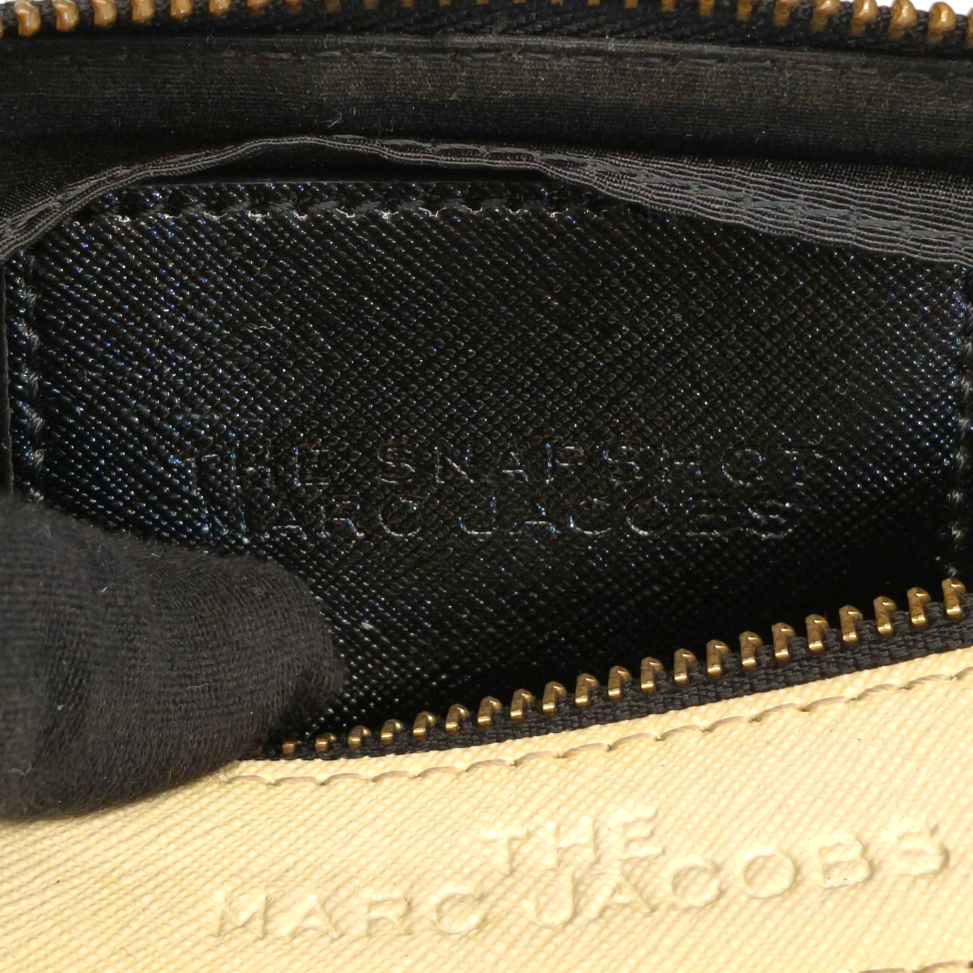 Marc Jacobs Snapshot Black Leather Sling Bag With Detachable Strap