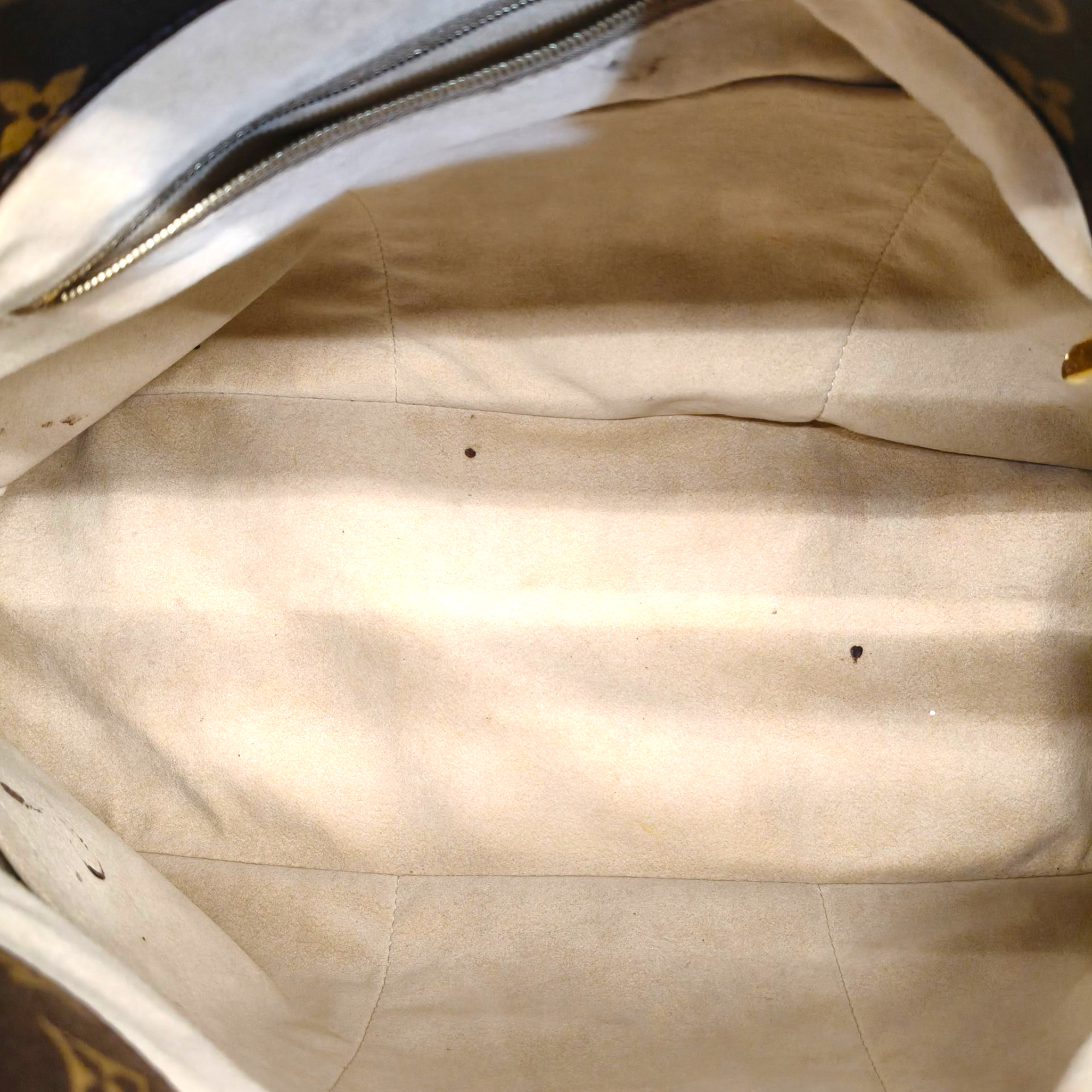 Louis Vuitton Artsy Monogram Bag