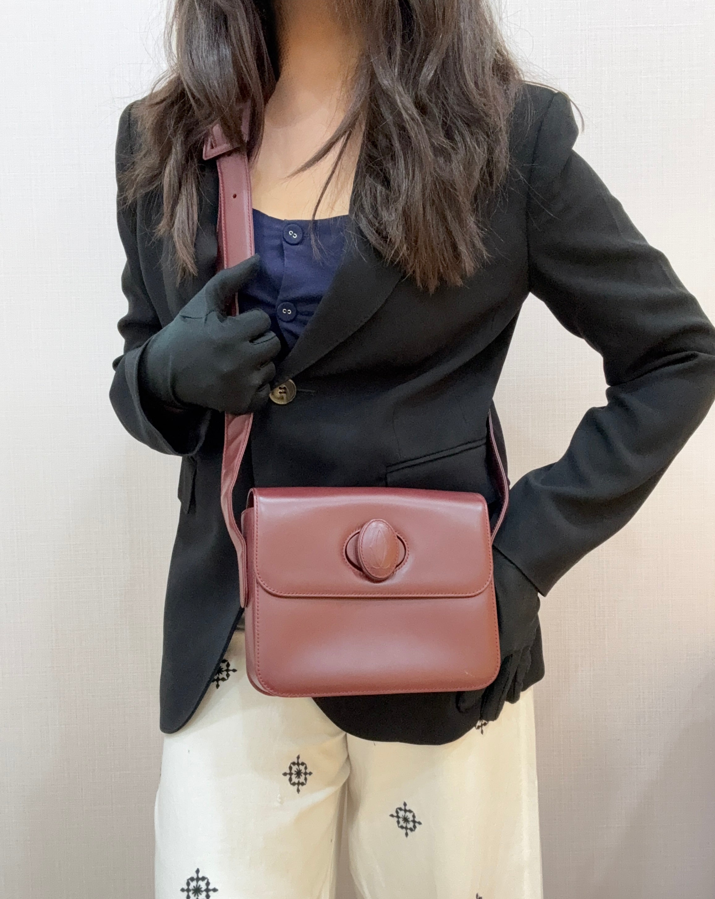 【新品同様】must de Cartier バーガンディ ショルダーバッグ Buy Cartier Burgundy Leather Must De Cartier Shoulder Bag from