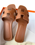 Hermès Oran EU 40.5 (Tan)