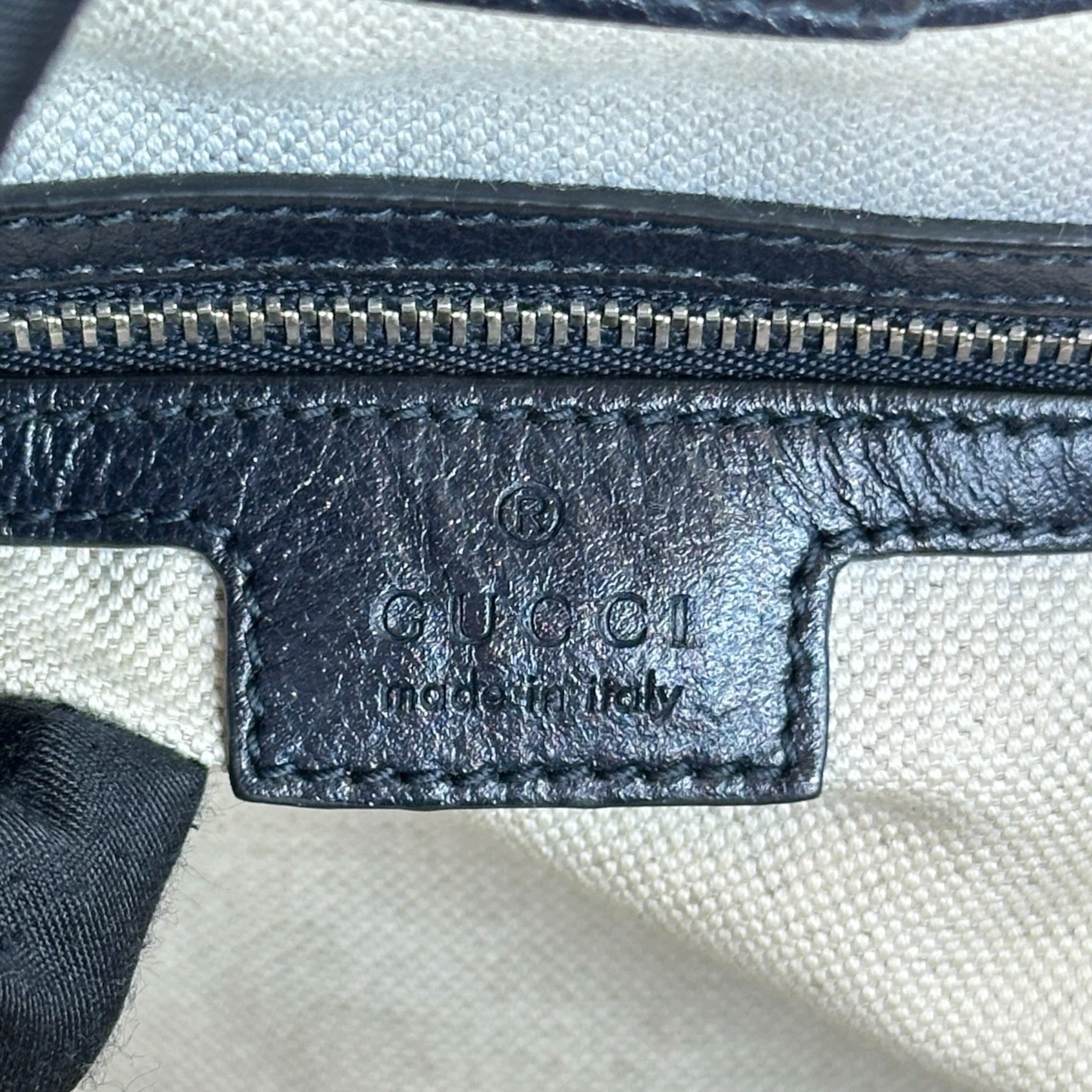 Gucci Ophidia medium tote GG Supreme canvas