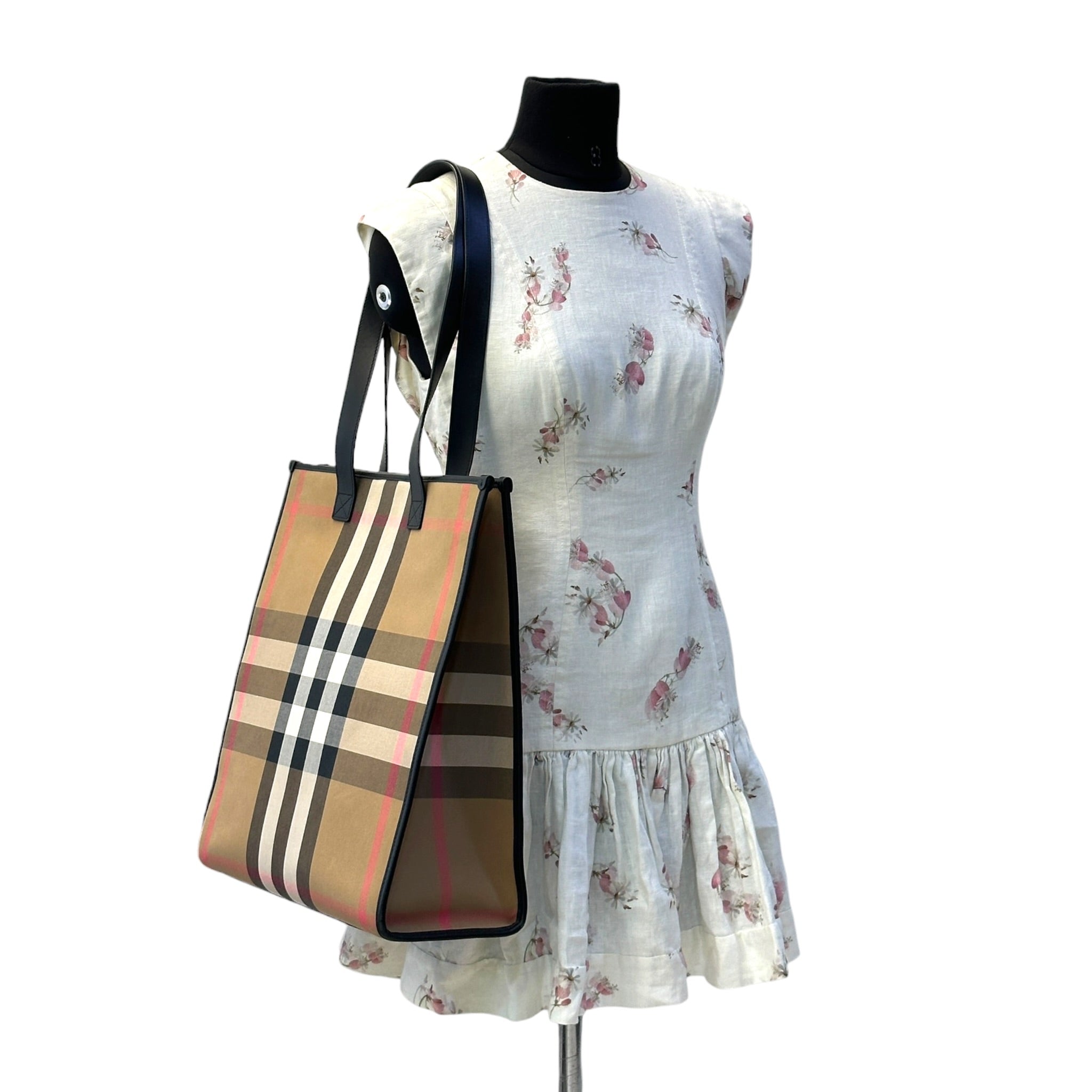 Burberry Vertical Tote Check Canvas 2025
