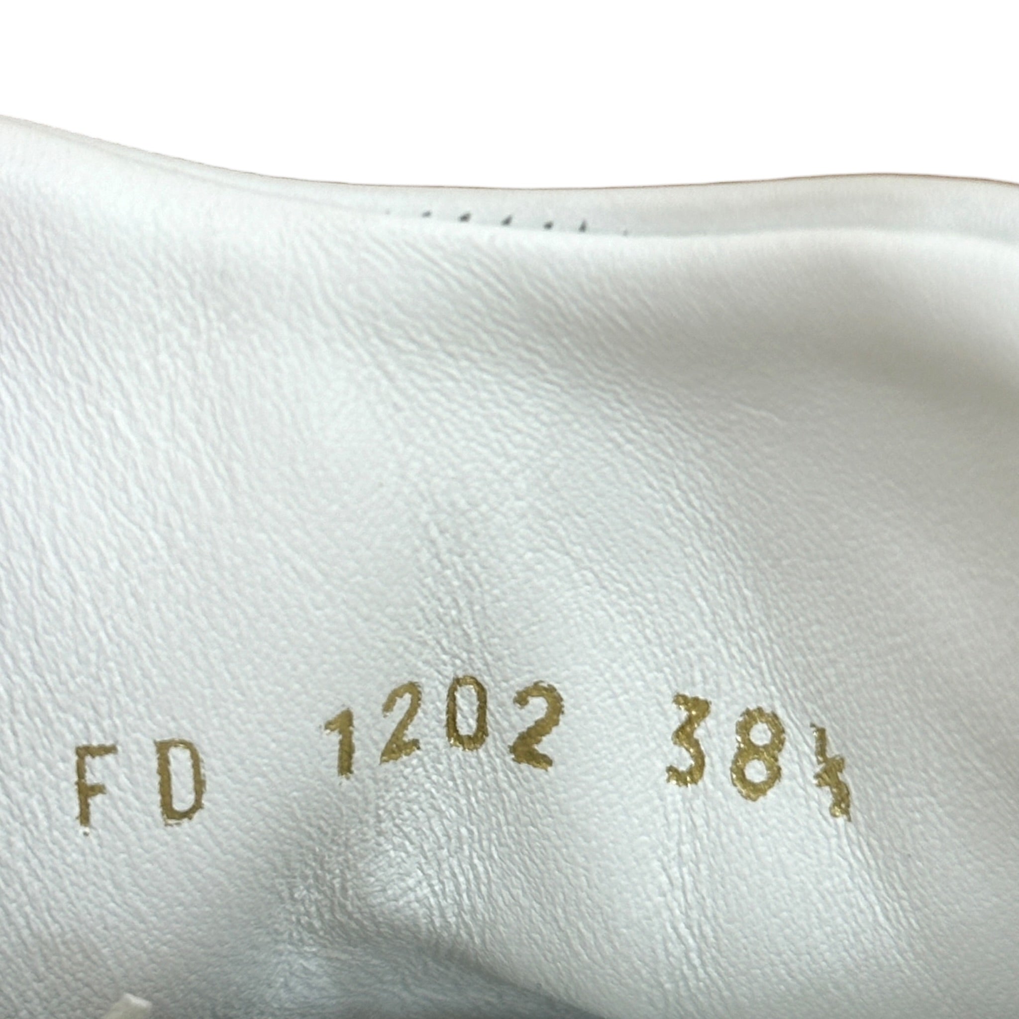 Louis Vuitton Time Out White Leather Sneaker EU 38.5