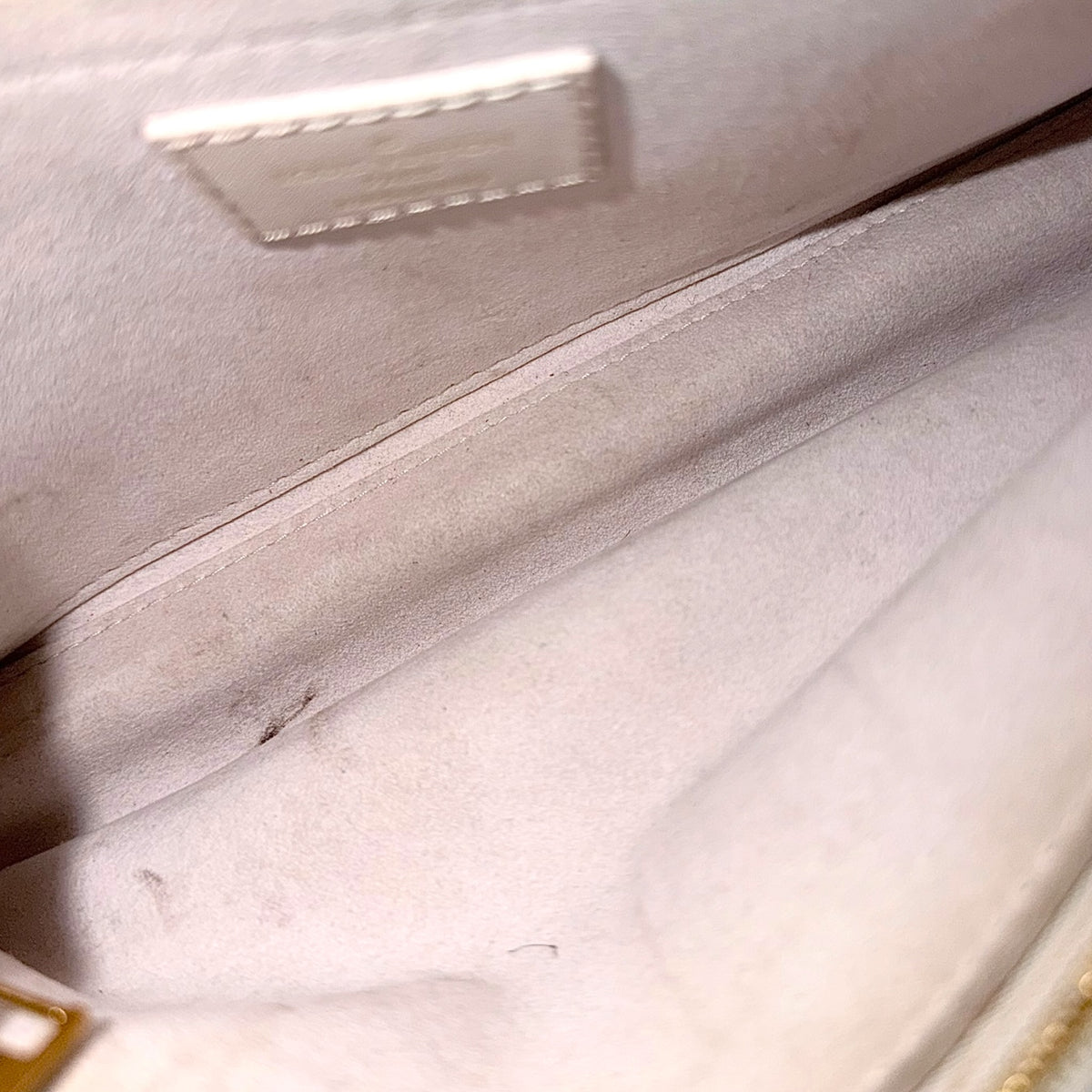 Louis Vuitton New Wave  MM  white leather Chain Bag