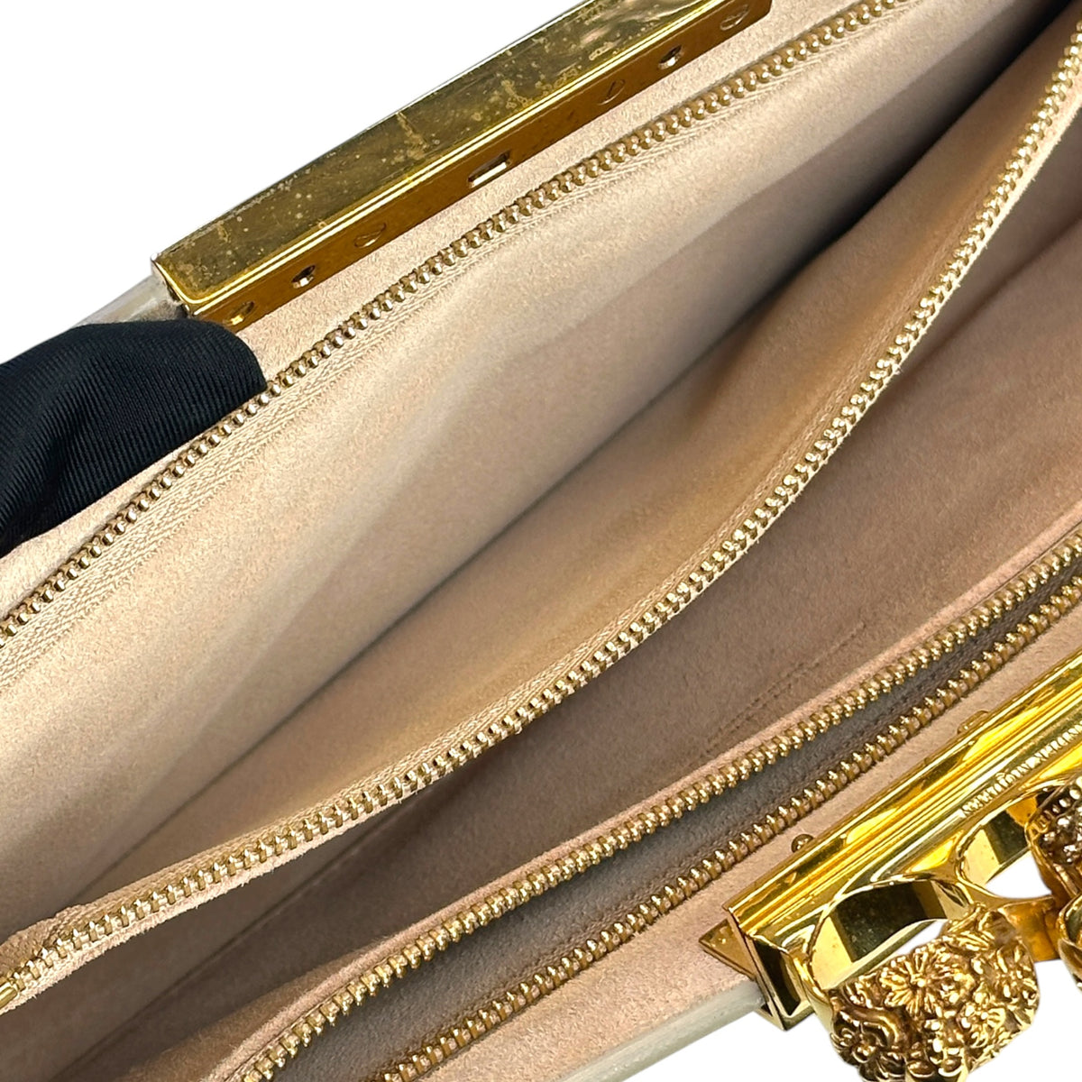 Alexander Mcqueen Ivory Crroc Embossed Leather Four Ring Kuncle Handle Clutch