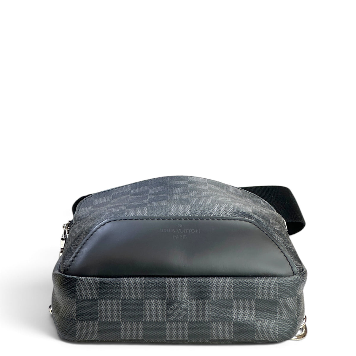 Louis Vuitton Avenue Black Keather Slingbag