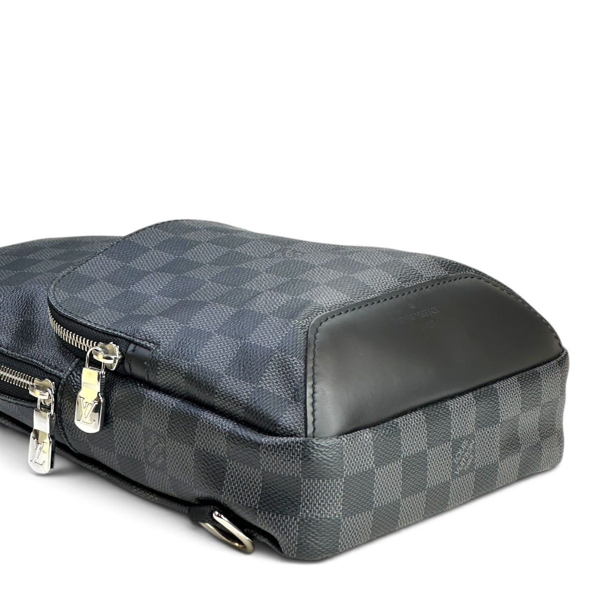 Louis Vuitton Avenue Black Keather Slingbag