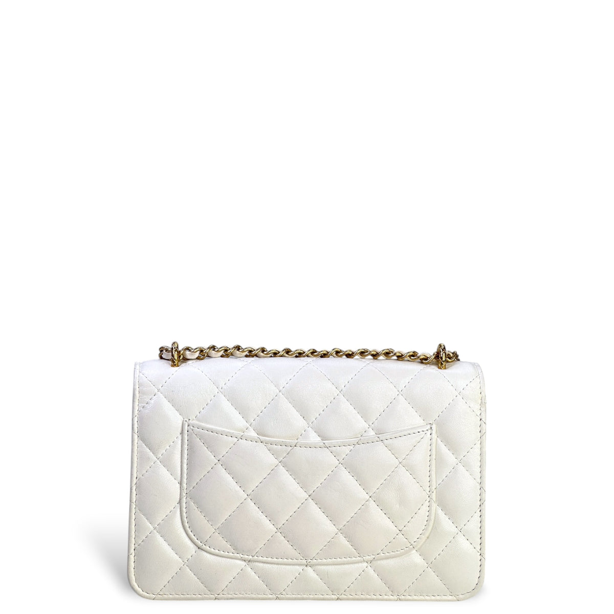 Channel Classic Wallet Grained Calfskin & Gold-Tone Metal Wallet