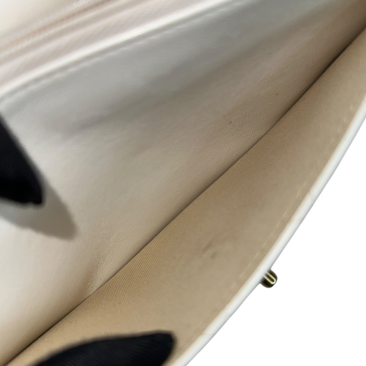 Channel Classic Wallet Grained Calfskin & Gold-Tone Metal Wallet