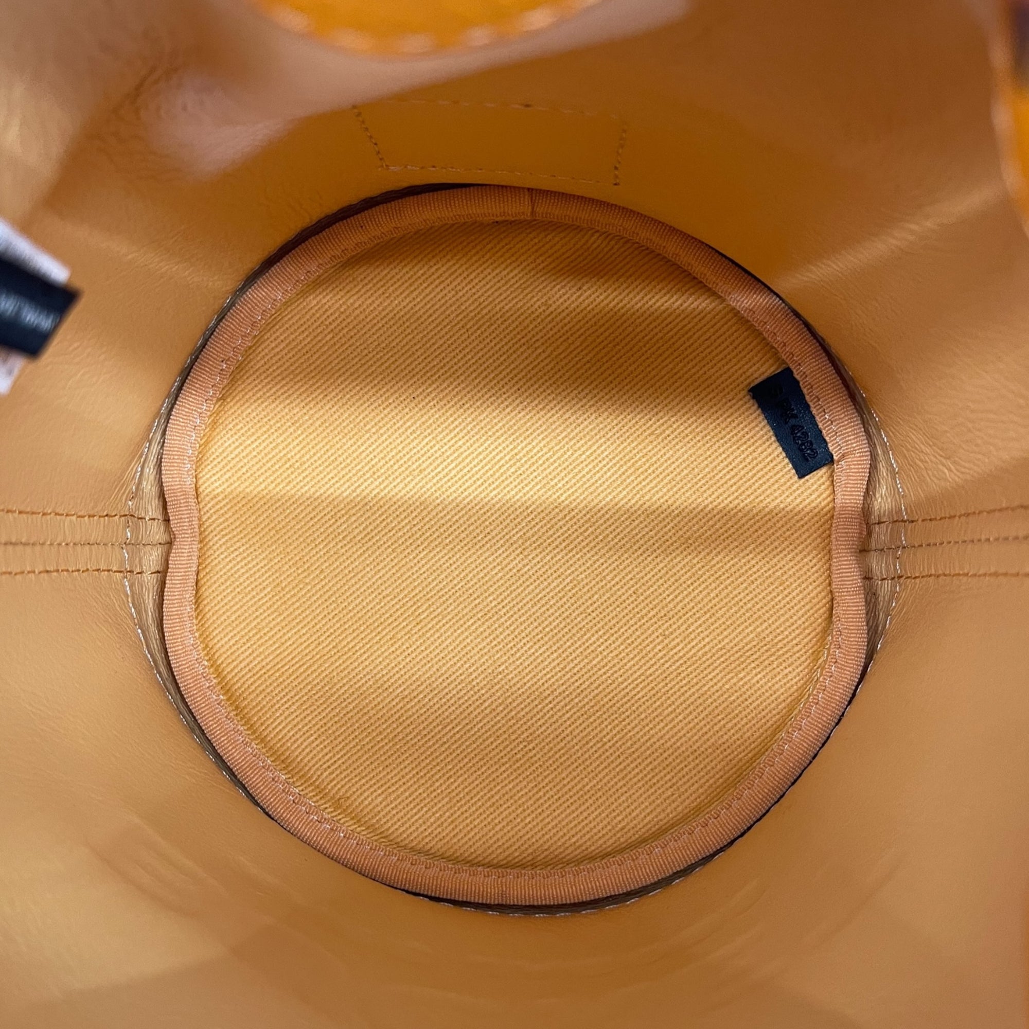 Marc Jacobs The Bucket Bag Micro Orange Leather