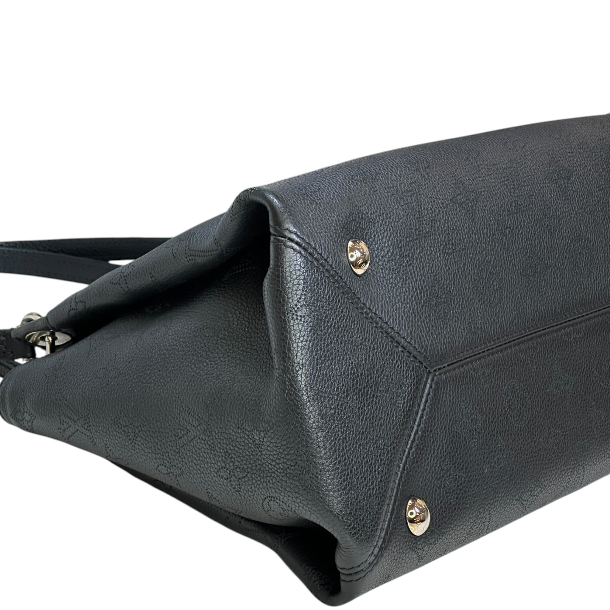 Louis Vuitton Sevres Bag Black Mahina Leather