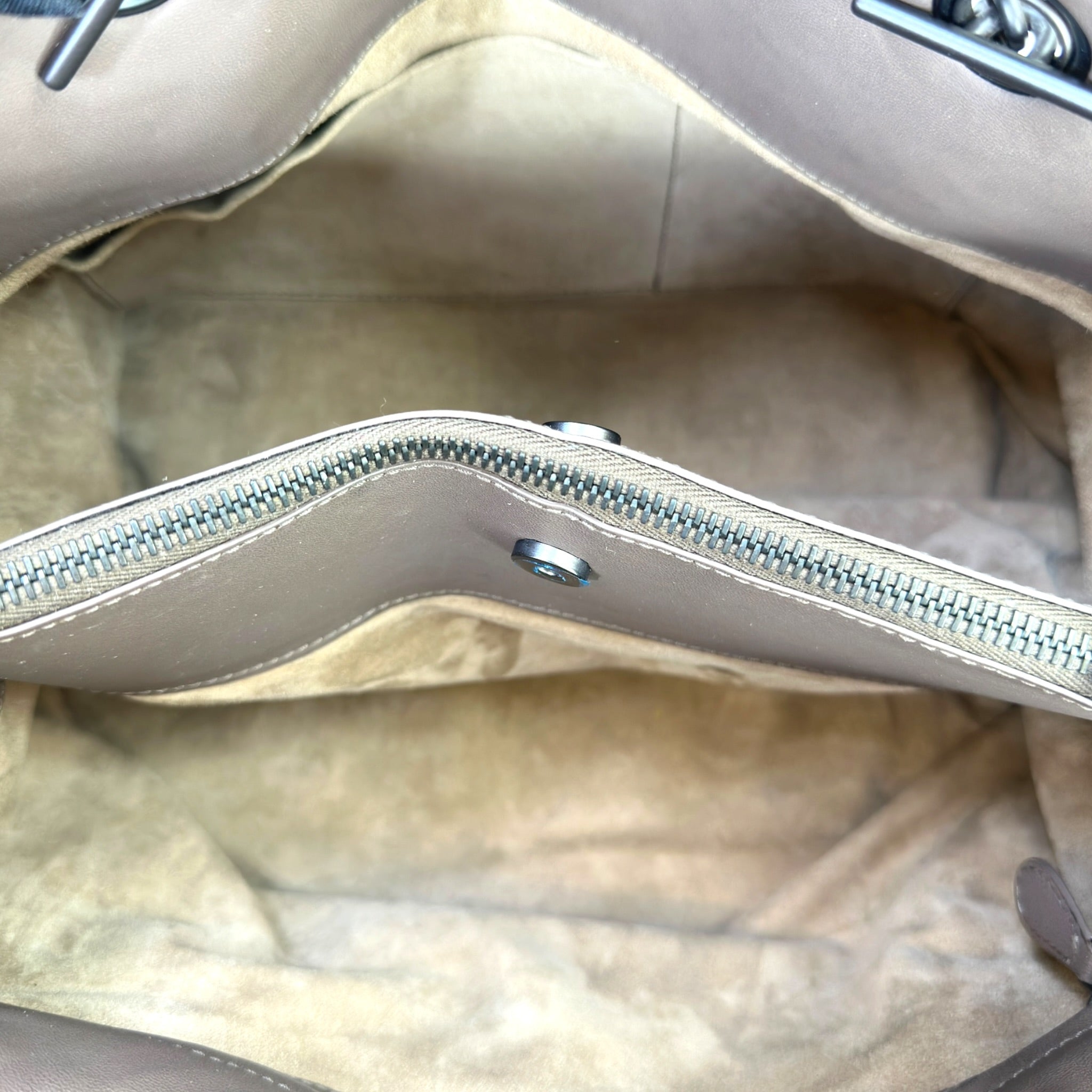 Bottega Veneta Chain Tote Grey Intrecciato Nappa Patent Leather
