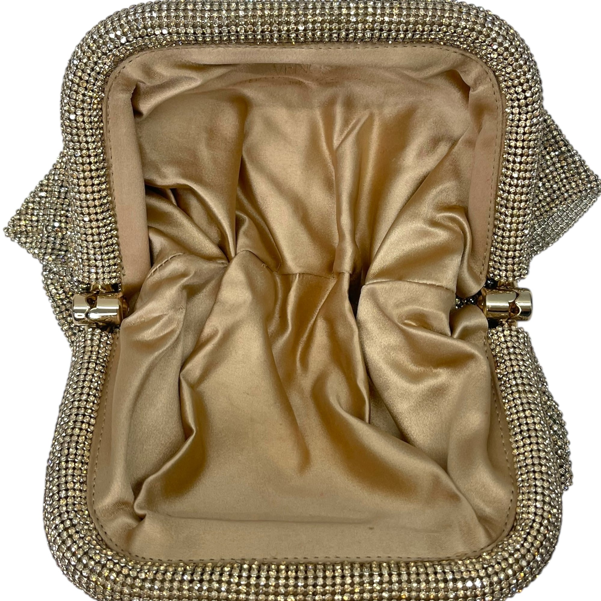 Benedetta Bruzziches VENUS LA PETITE – A Kiss In The Dark