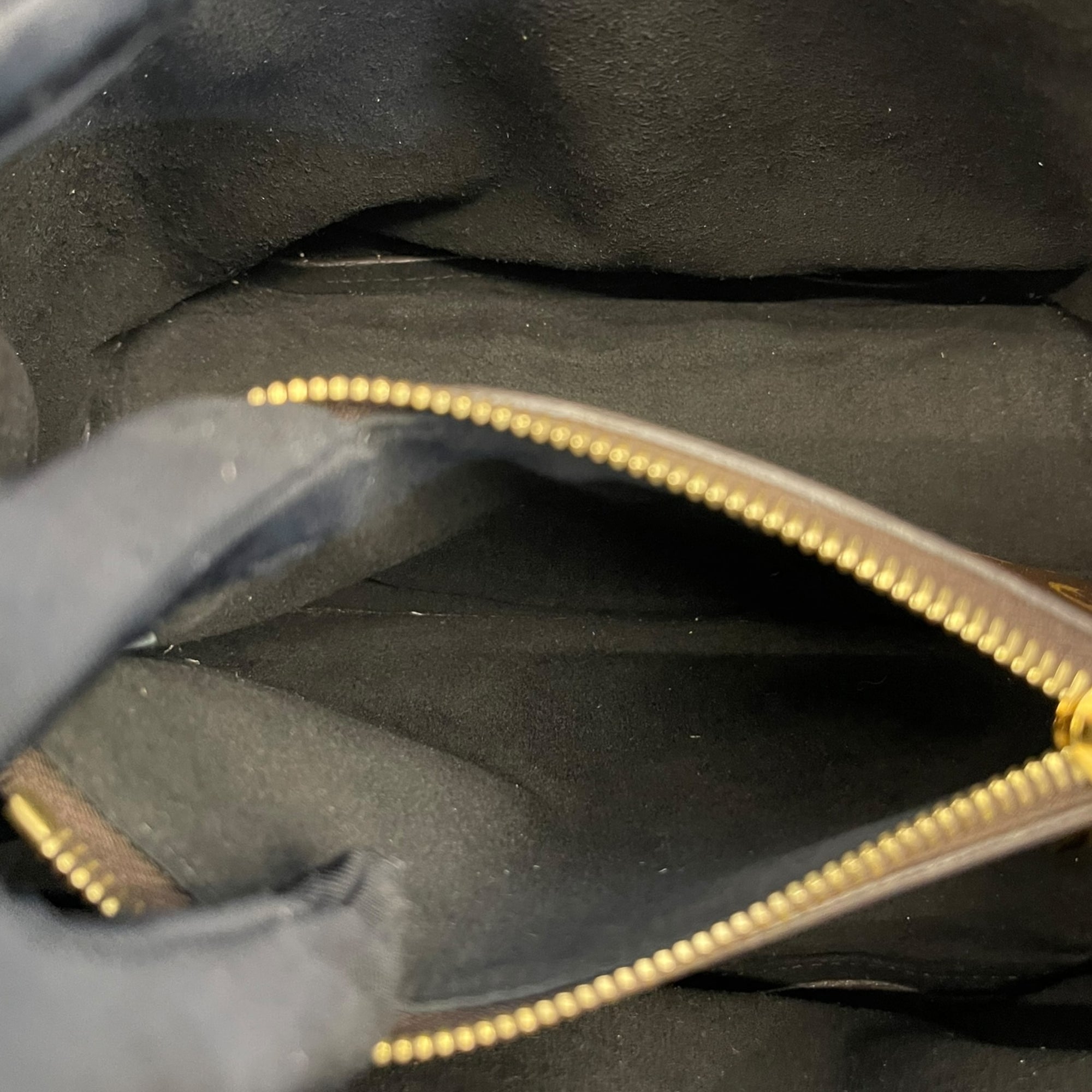 Louis Vuitton NéoNoé MM Bucket Bag Monogram/Black Leather Trim