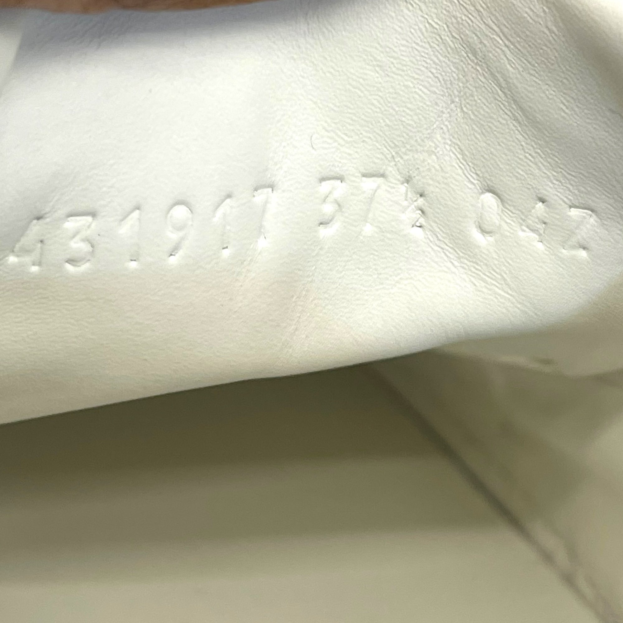 Gucci White Leather Ace Floral Embroidered Sneakers