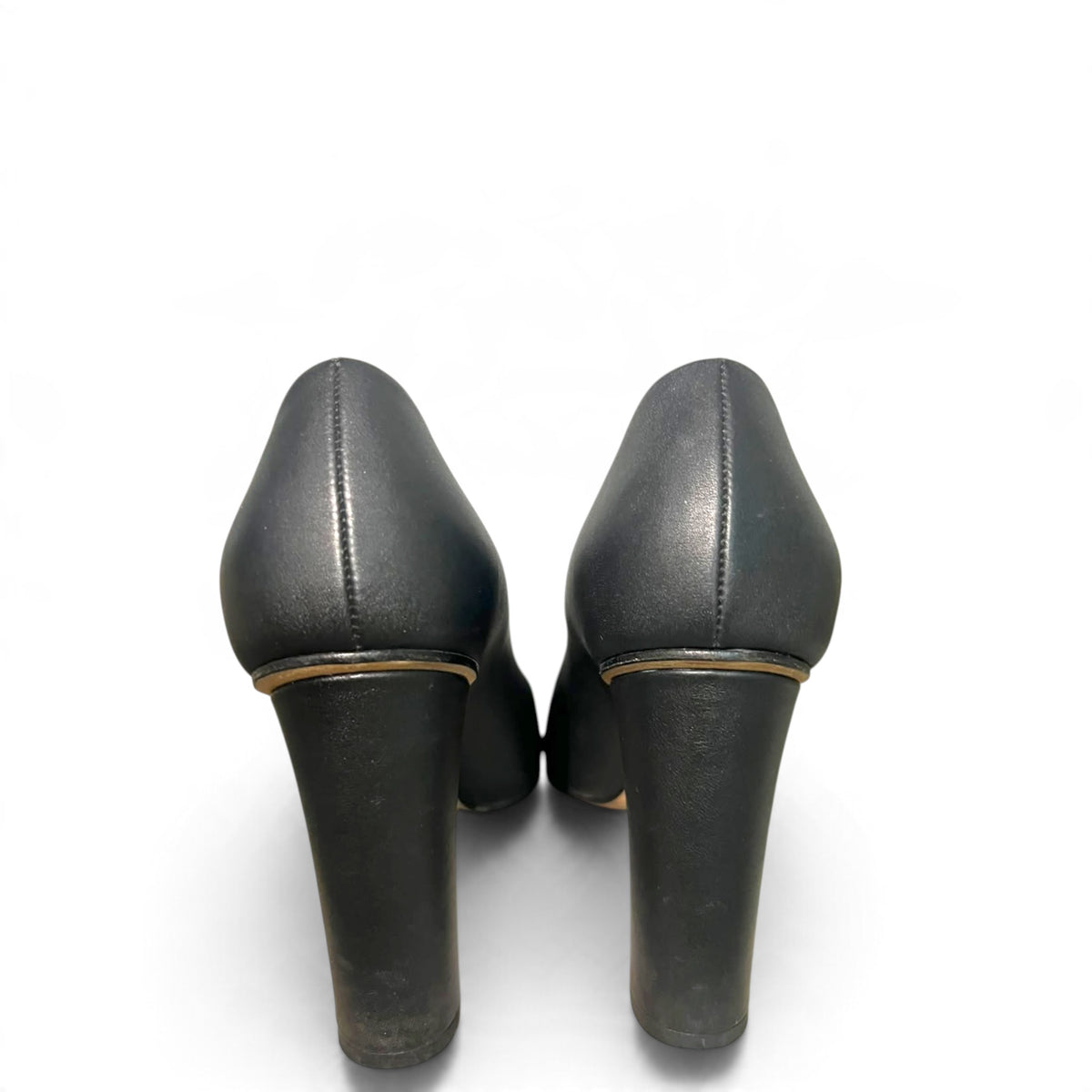 Gucci black closed toe heels